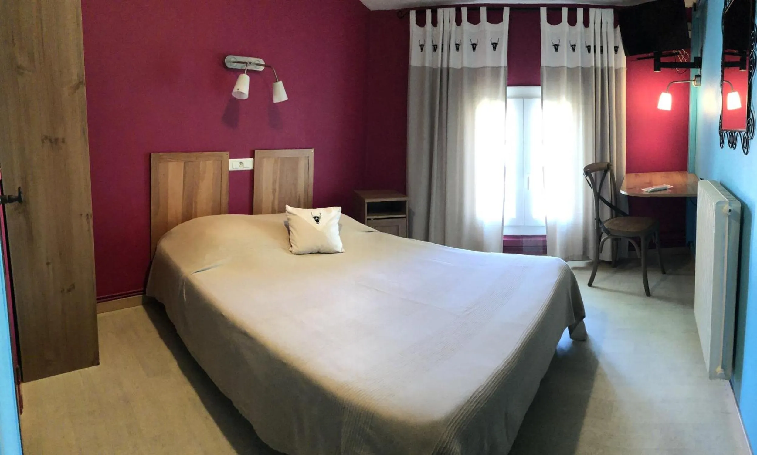 Bed in cit'hotel Hotel Las Cigalas