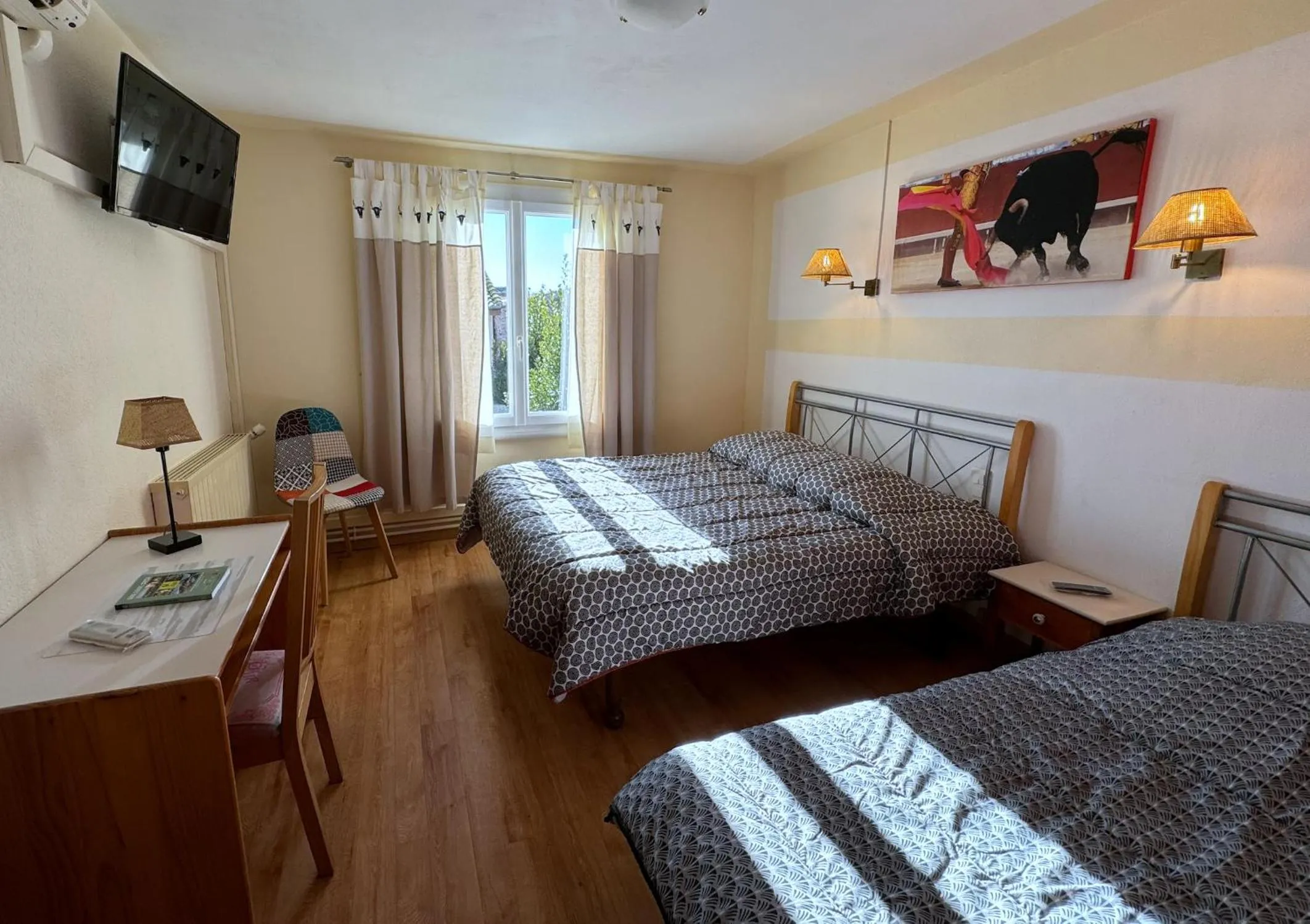 Photo of the whole room, Bed in cit'hotel Hotel Las Cigalas