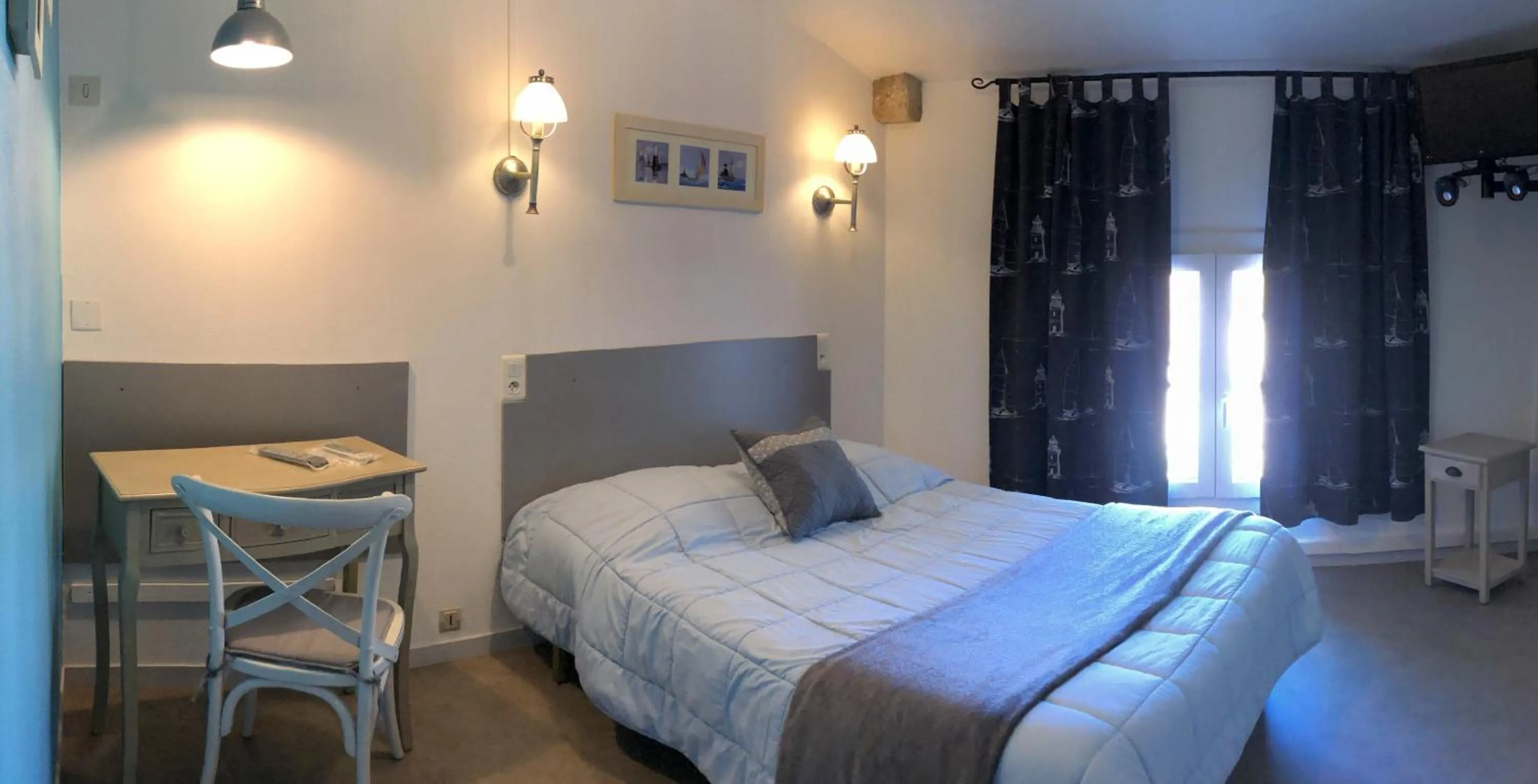 Bed in cit'hotel Hotel Las Cigalas