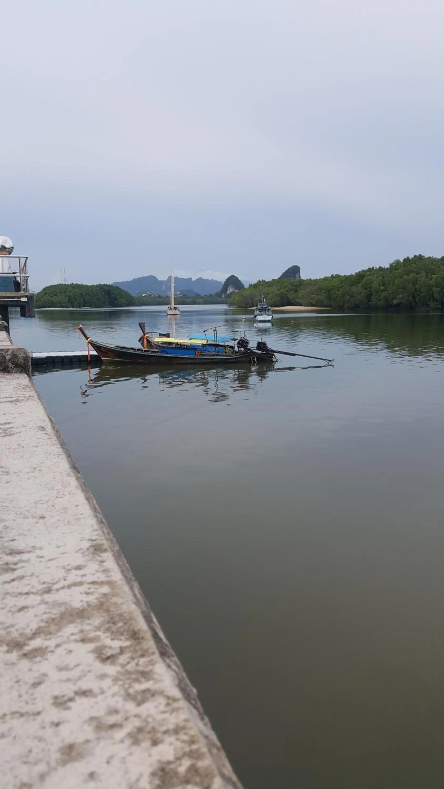 River view in 8 SLEEPER STREET Guesthouse