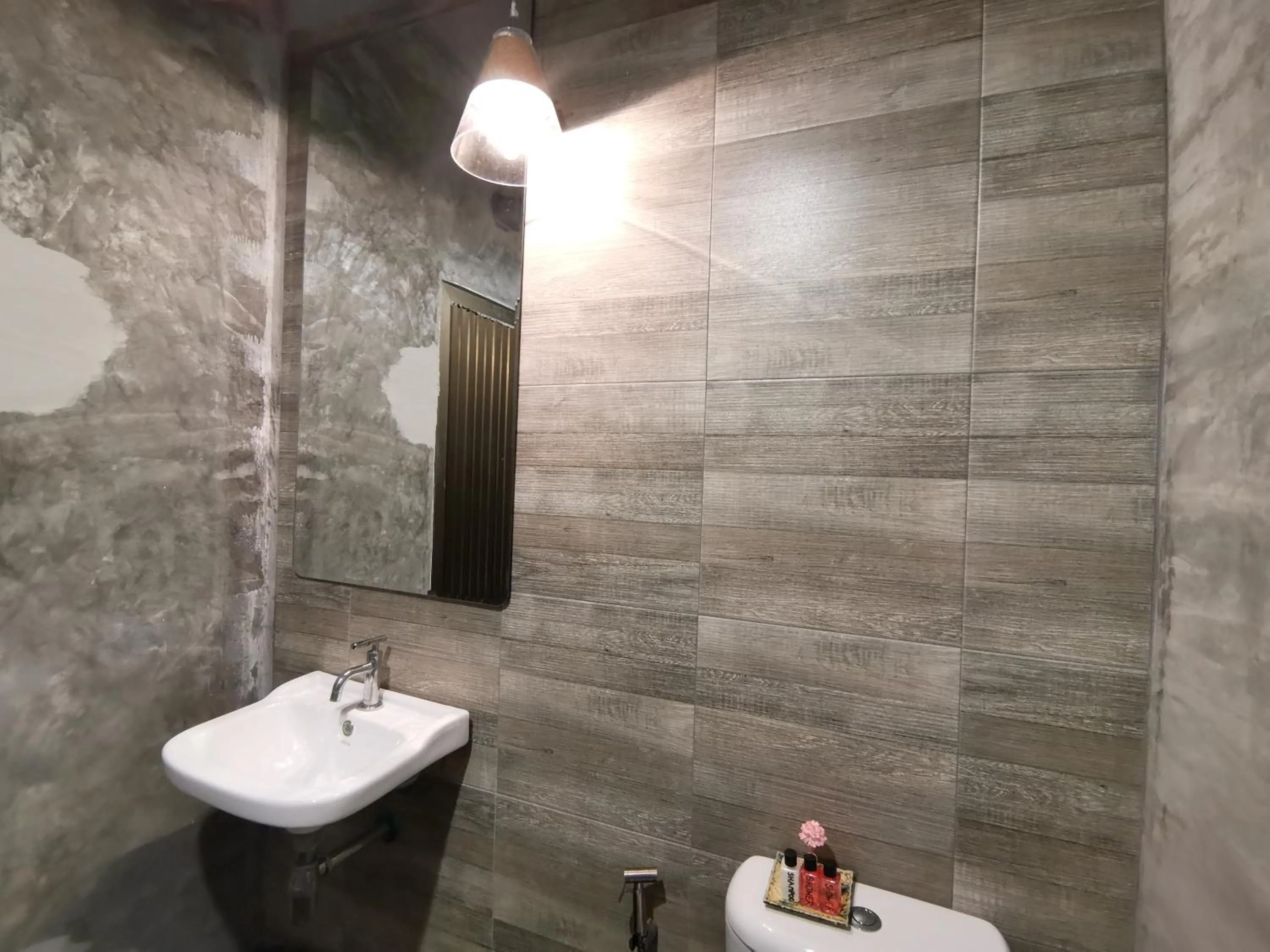 Bathroom in 8 SLEEPER STREET Guesthouse