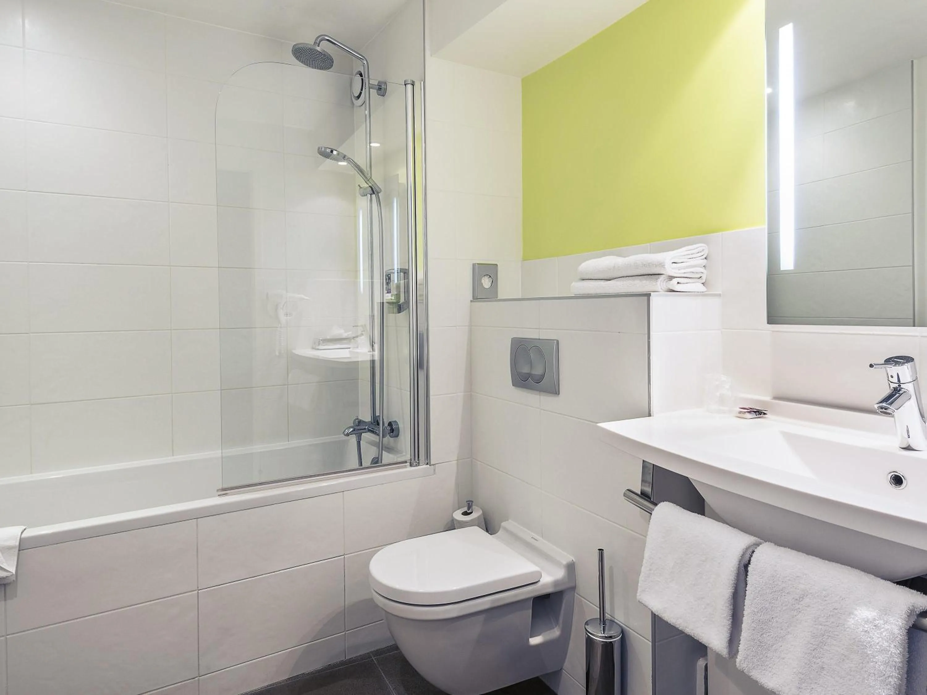 Bedroom in Hôtel Mercure Thionville Centre Porte du Luxembourg