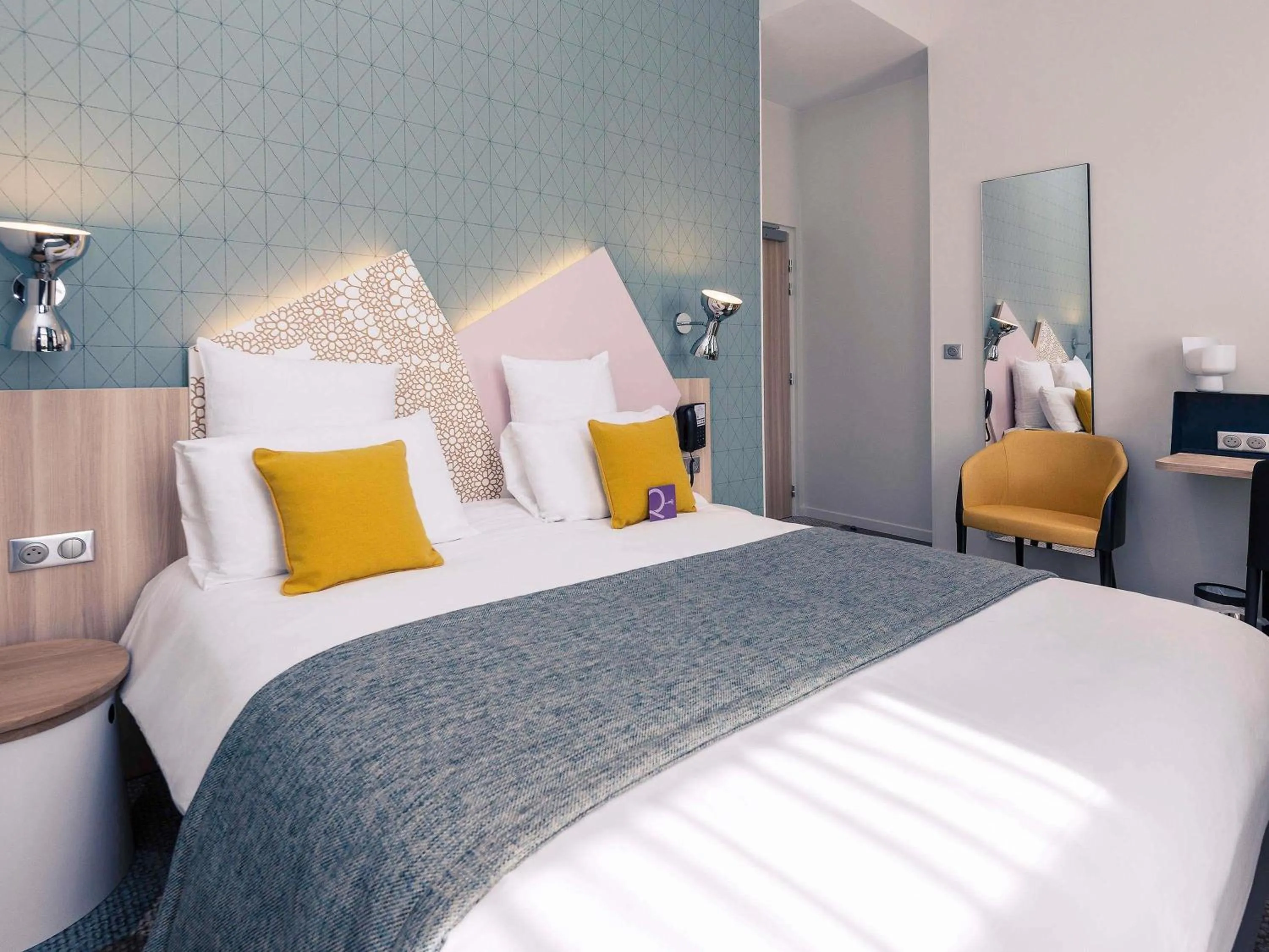 Property building, Bed in Hôtel Mercure Thionville Centre Porte du Luxembourg