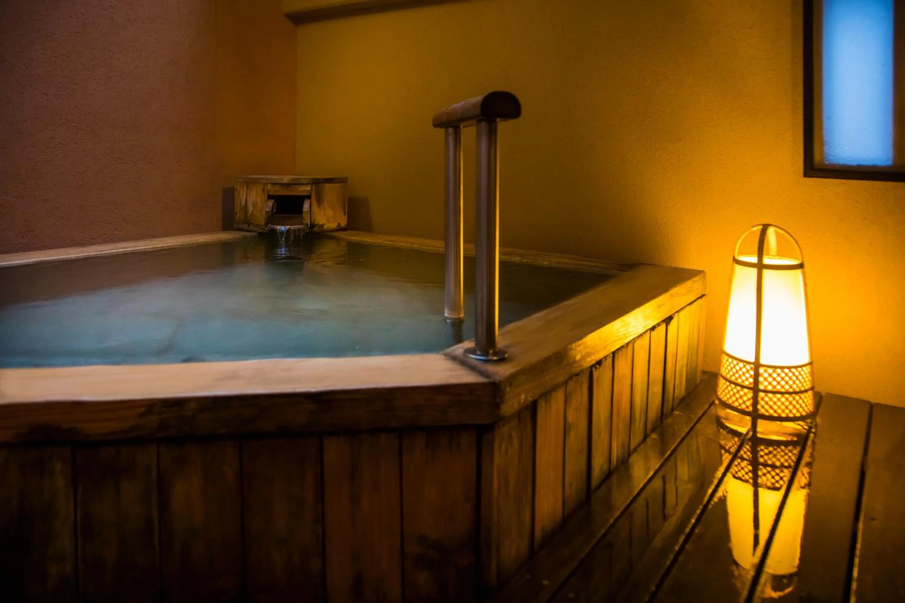 Hot Spring Bath in Fugaku Hanabusa