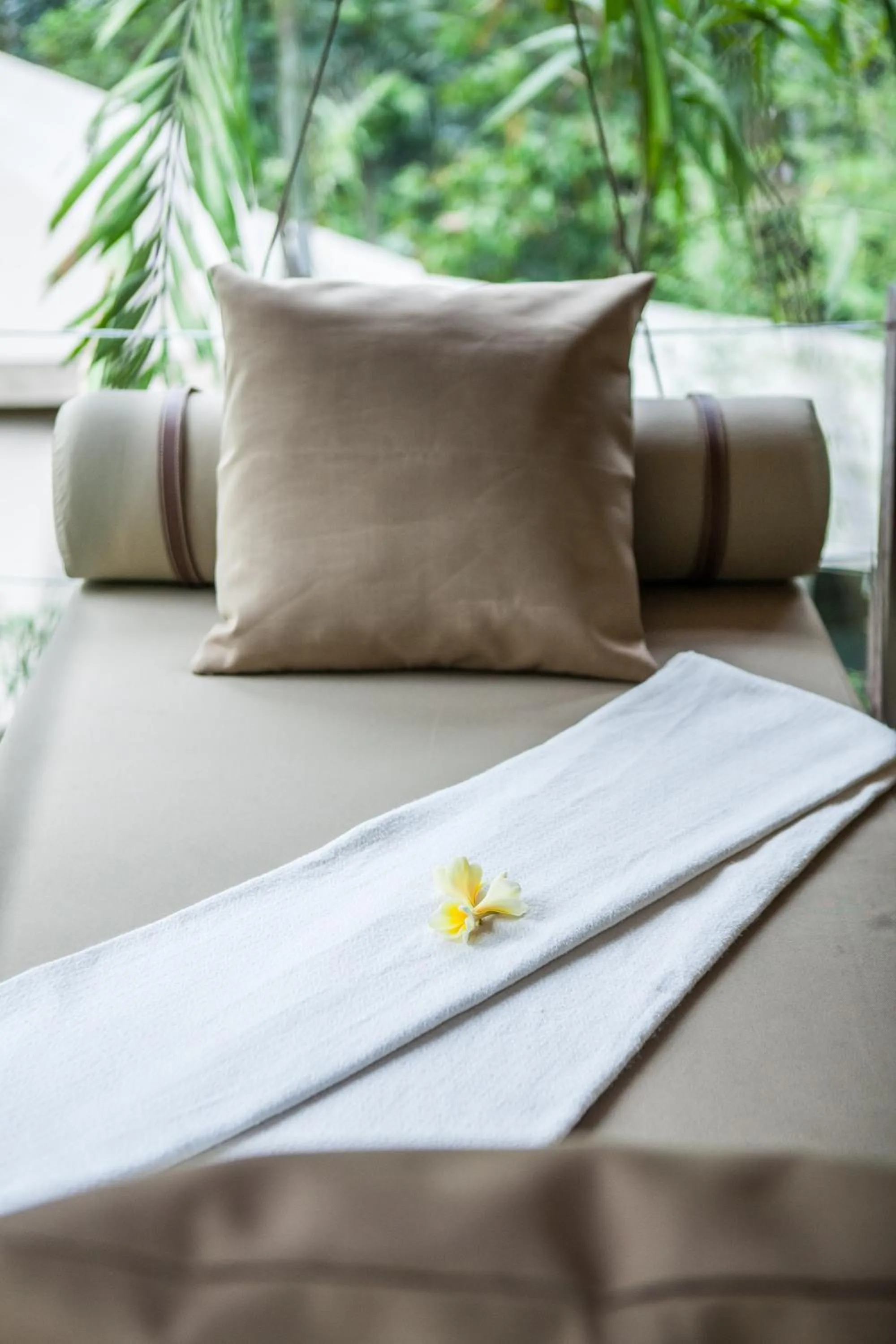 Seating area, Bed in Galalima Glamping by AGATA