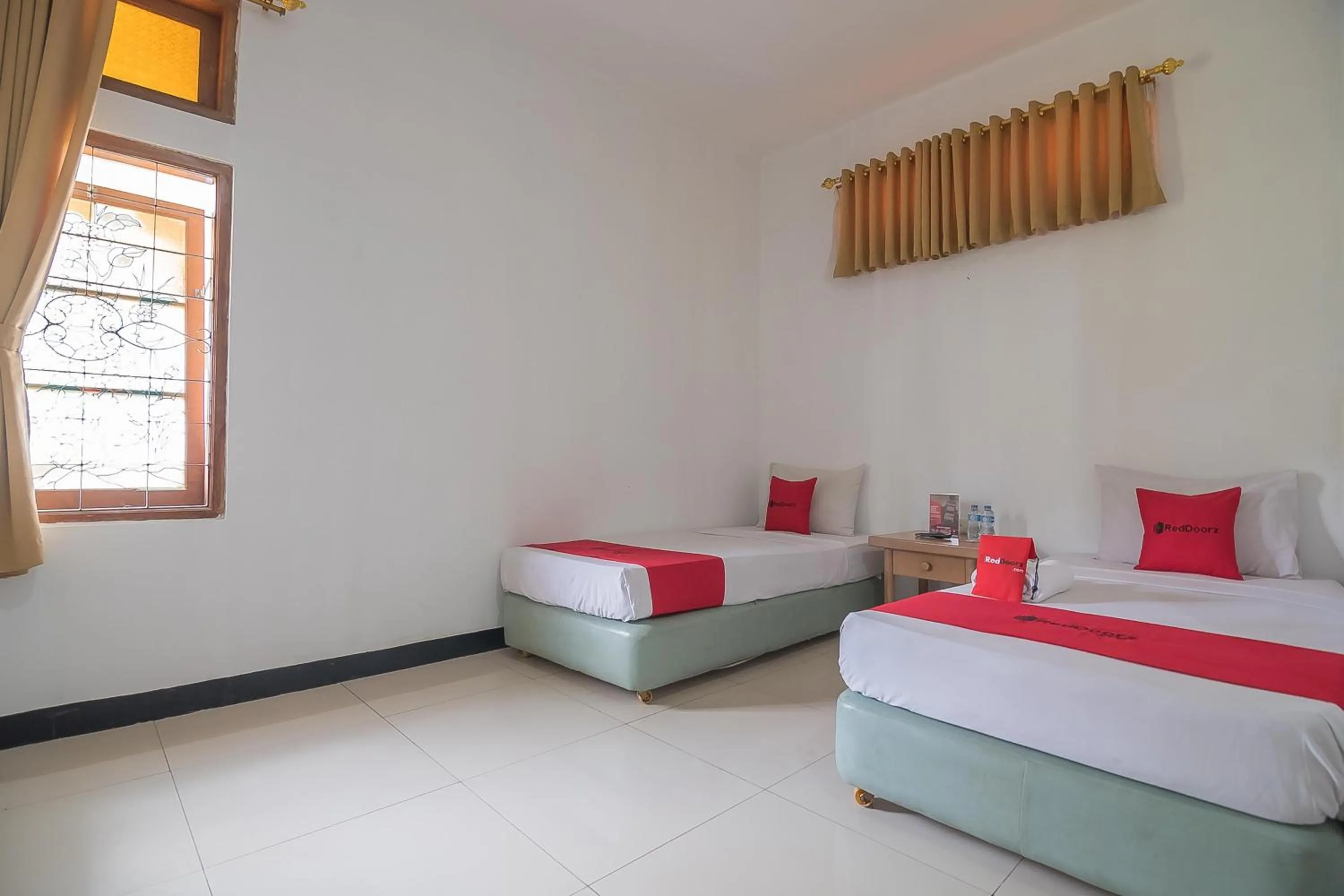 Bed in RedDoorz @ Maribaya Street 2