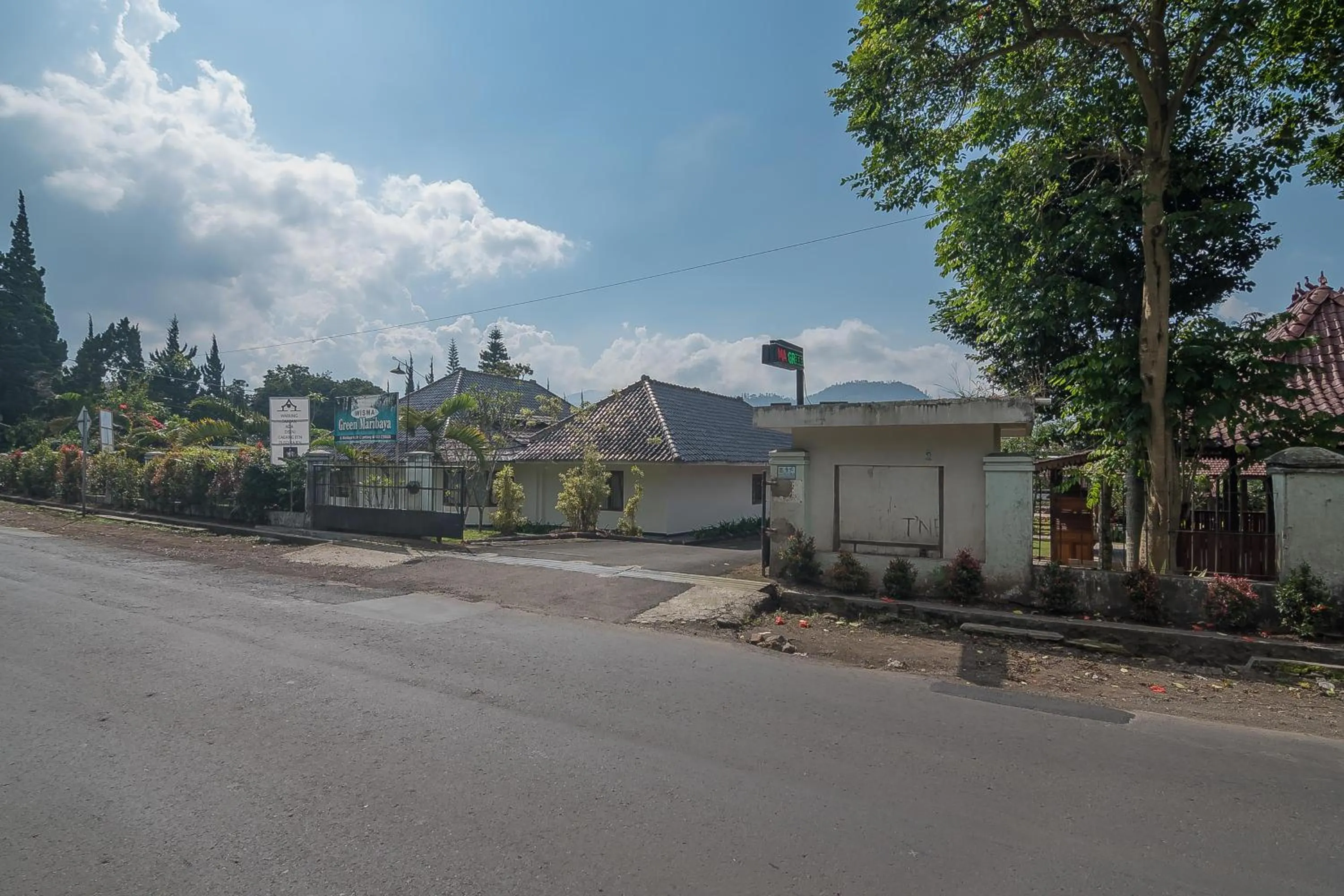 Property building in RedDoorz @ Maribaya Street 2