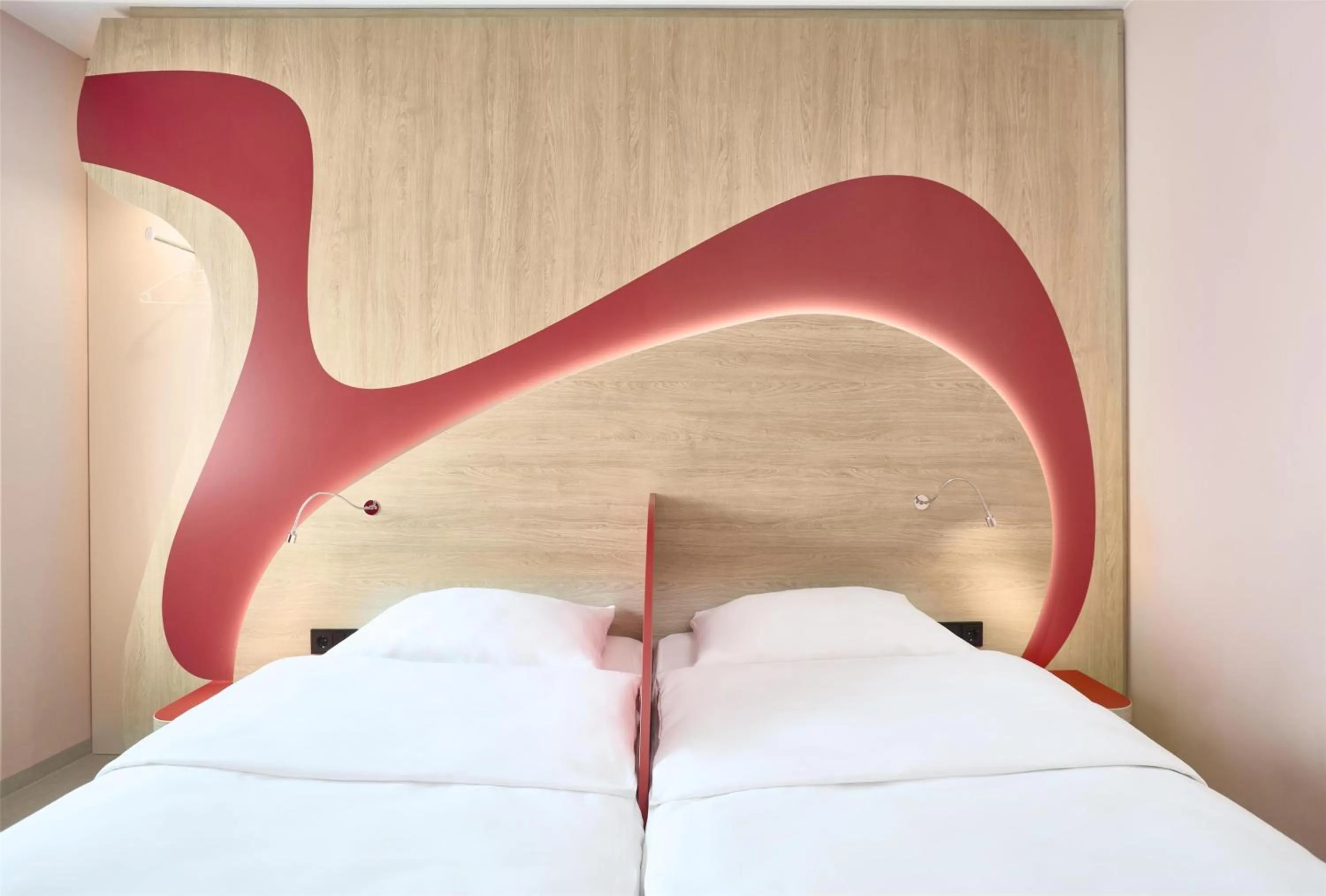Bedroom, Bed in Prize by Radisson, Munich Airport