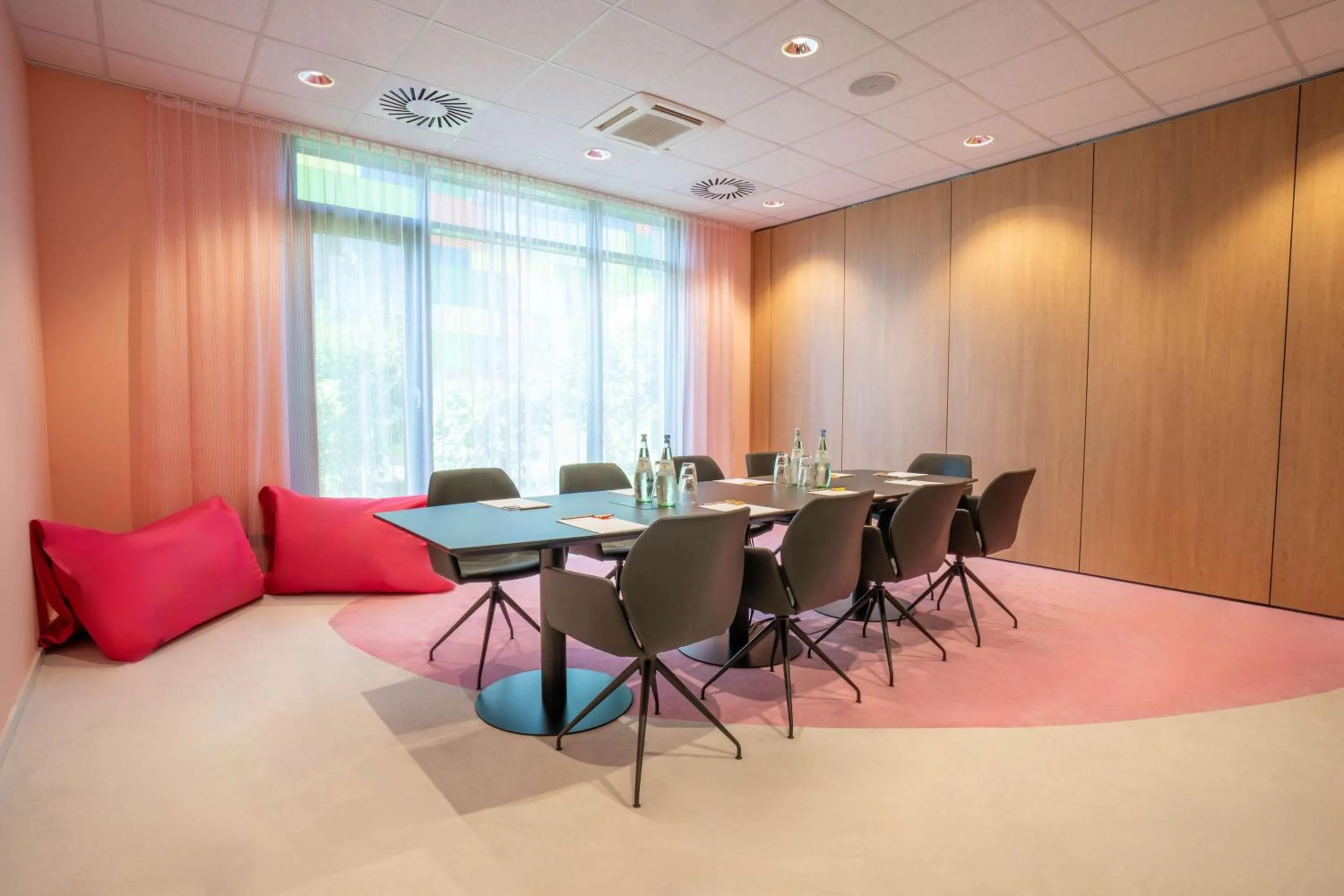 Meeting/conference room in Prize by Radisson, Munich Airport