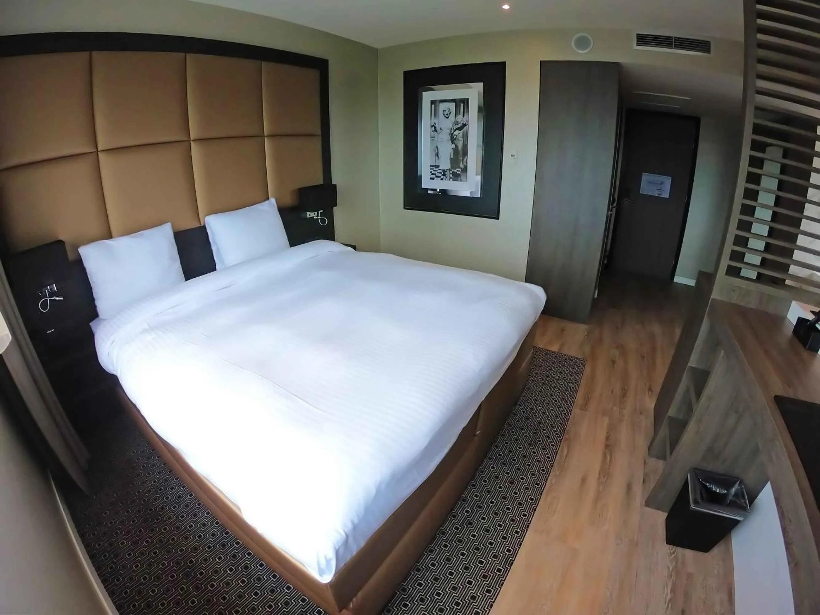 Bed in Riva hotel Den Haag - Delft