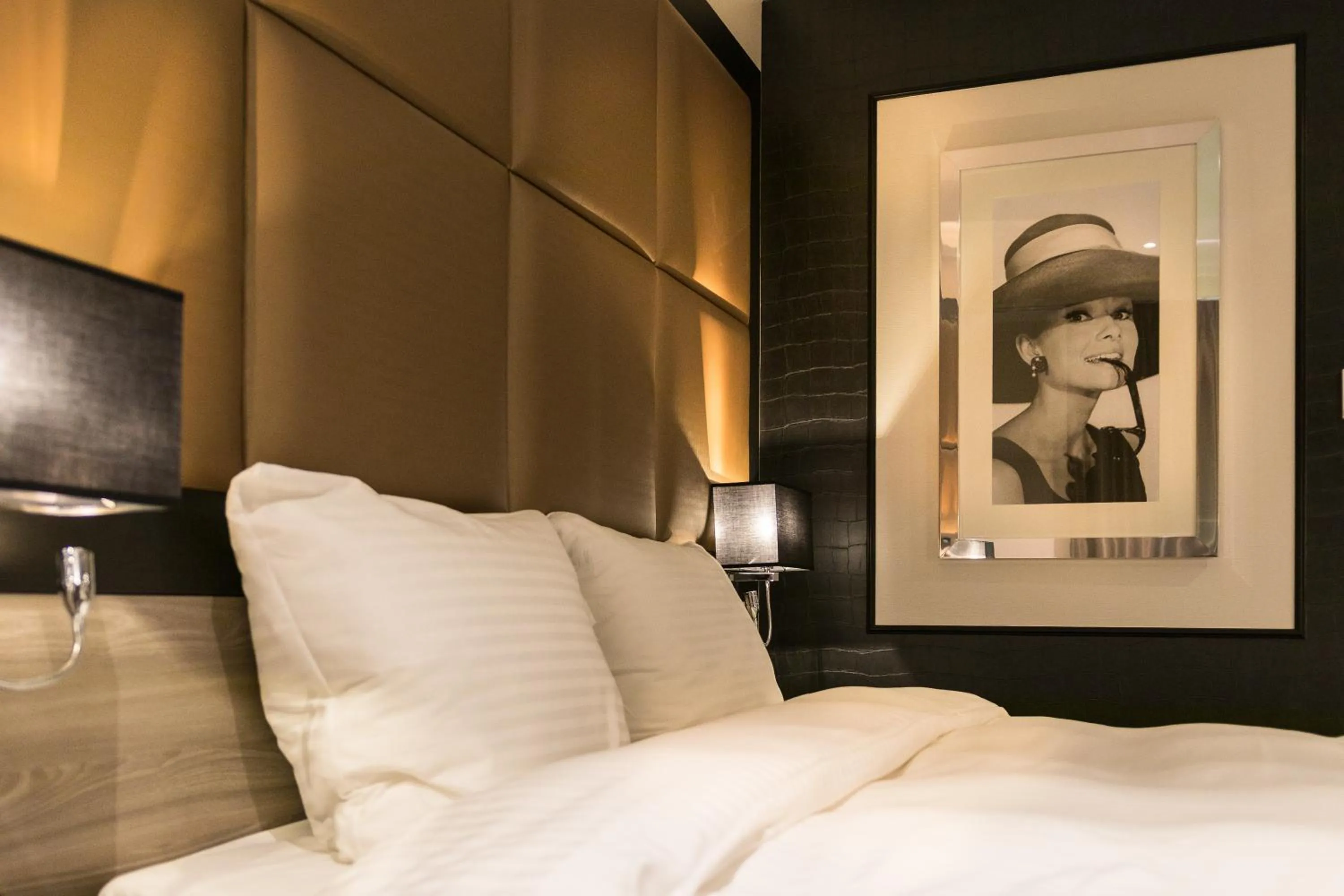 Bed in Riva hotel Den Haag - Delft