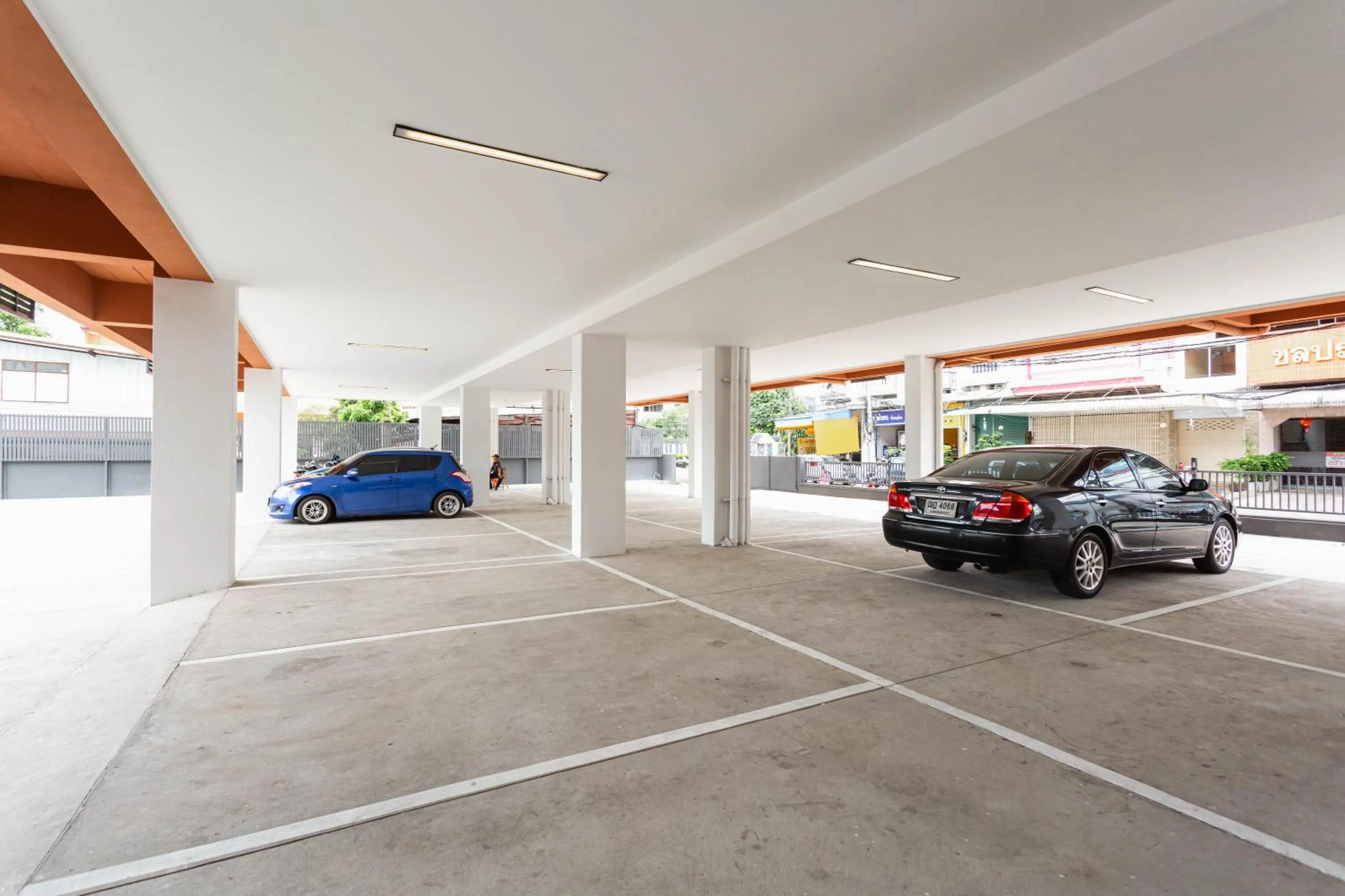 Parking in Clay Hotel Udonthani