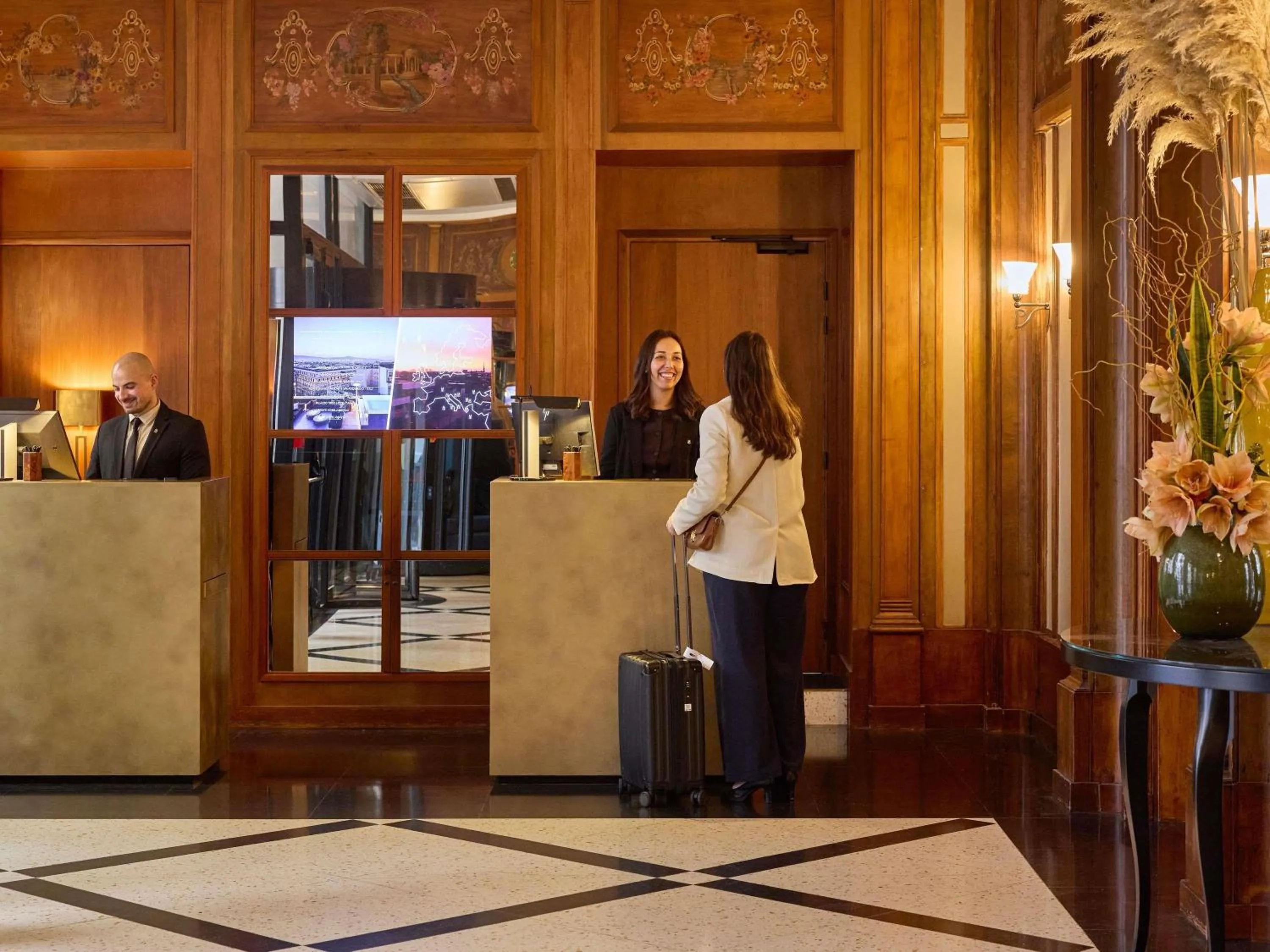 Property building in l'Echiquier Opéra Hotel Paris - MGallery Collection