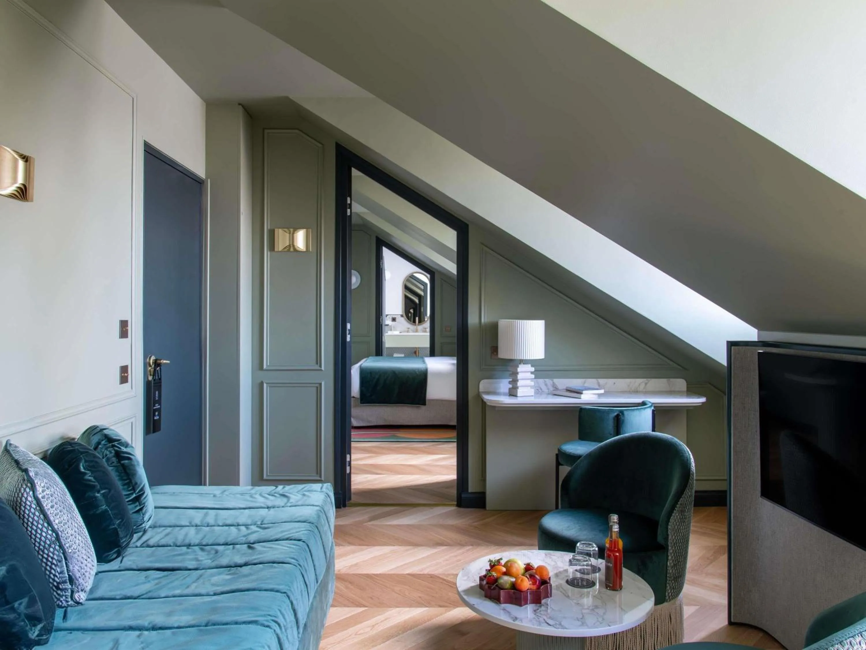 Bedroom in l'Echiquier Opéra Hotel Paris - MGallery Collection