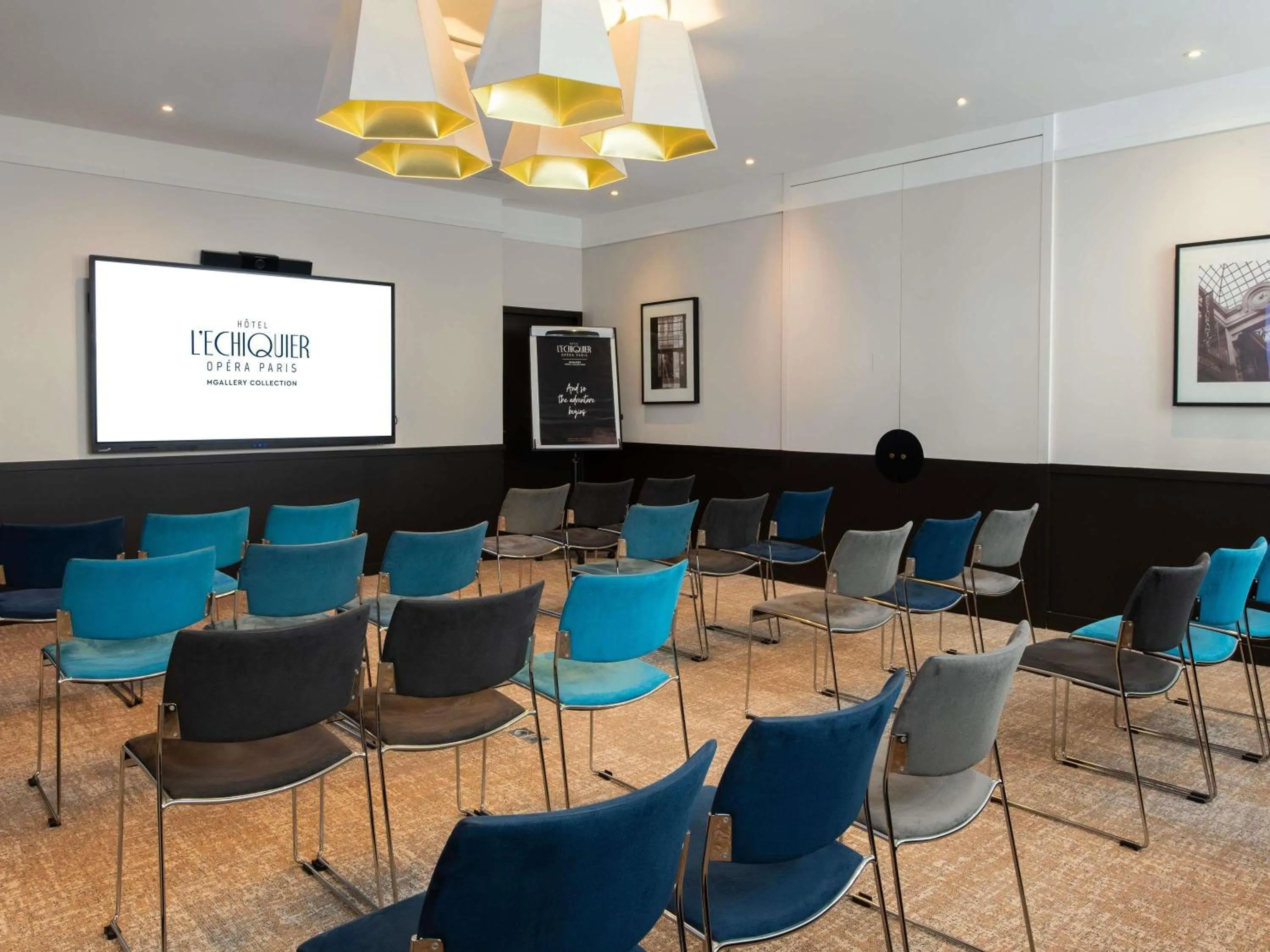 Meeting/conference room in l'Echiquier Opéra Hotel Paris - MGallery Collection