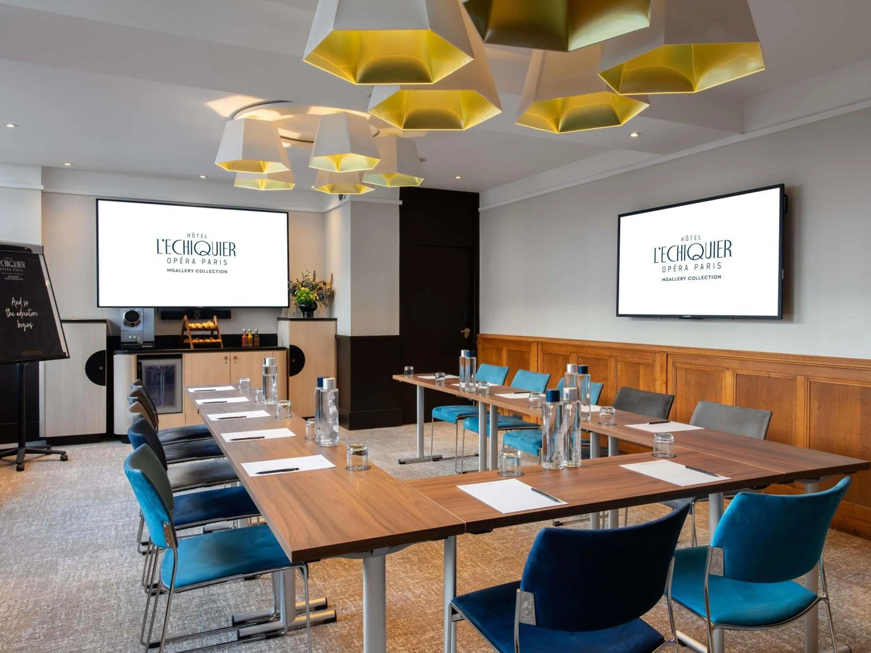 Meeting/conference room in l'Echiquier Opéra Hotel Paris - MGallery Collection