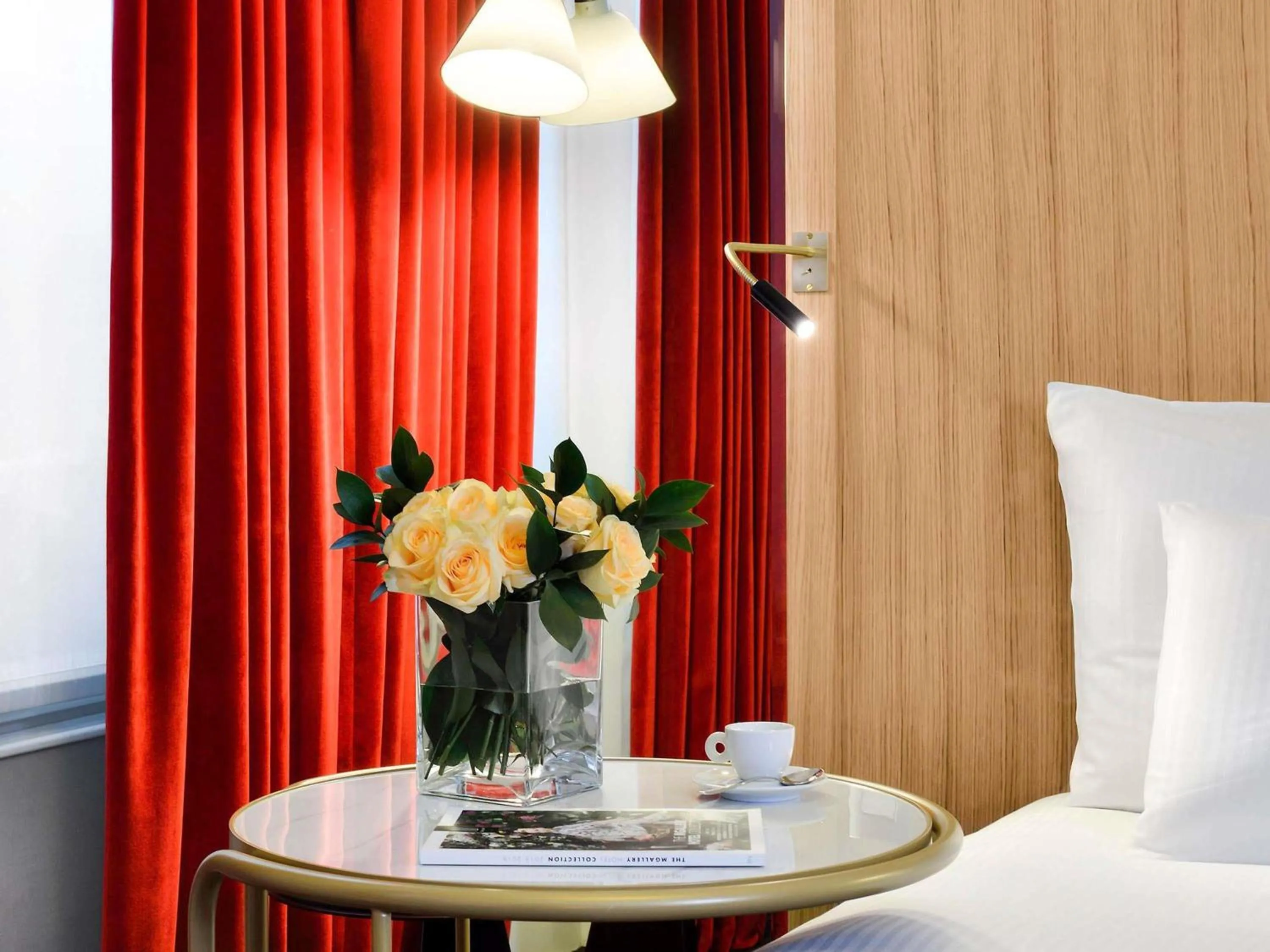 Bedroom, Bed in l'Echiquier Opéra Hotel Paris - MGallery Collection