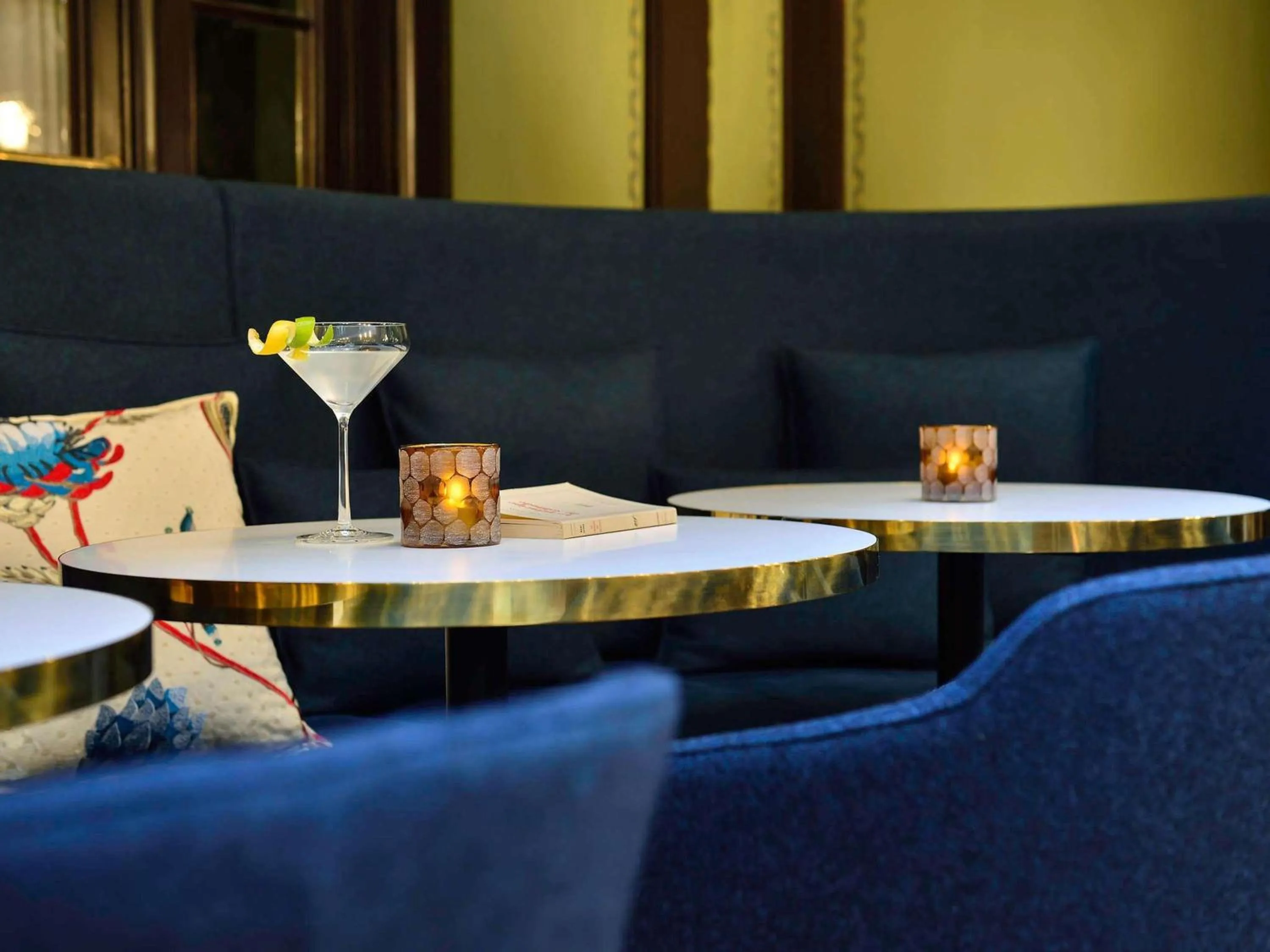 Lounge or bar in l'Echiquier Opéra Hotel Paris - MGallery Collection