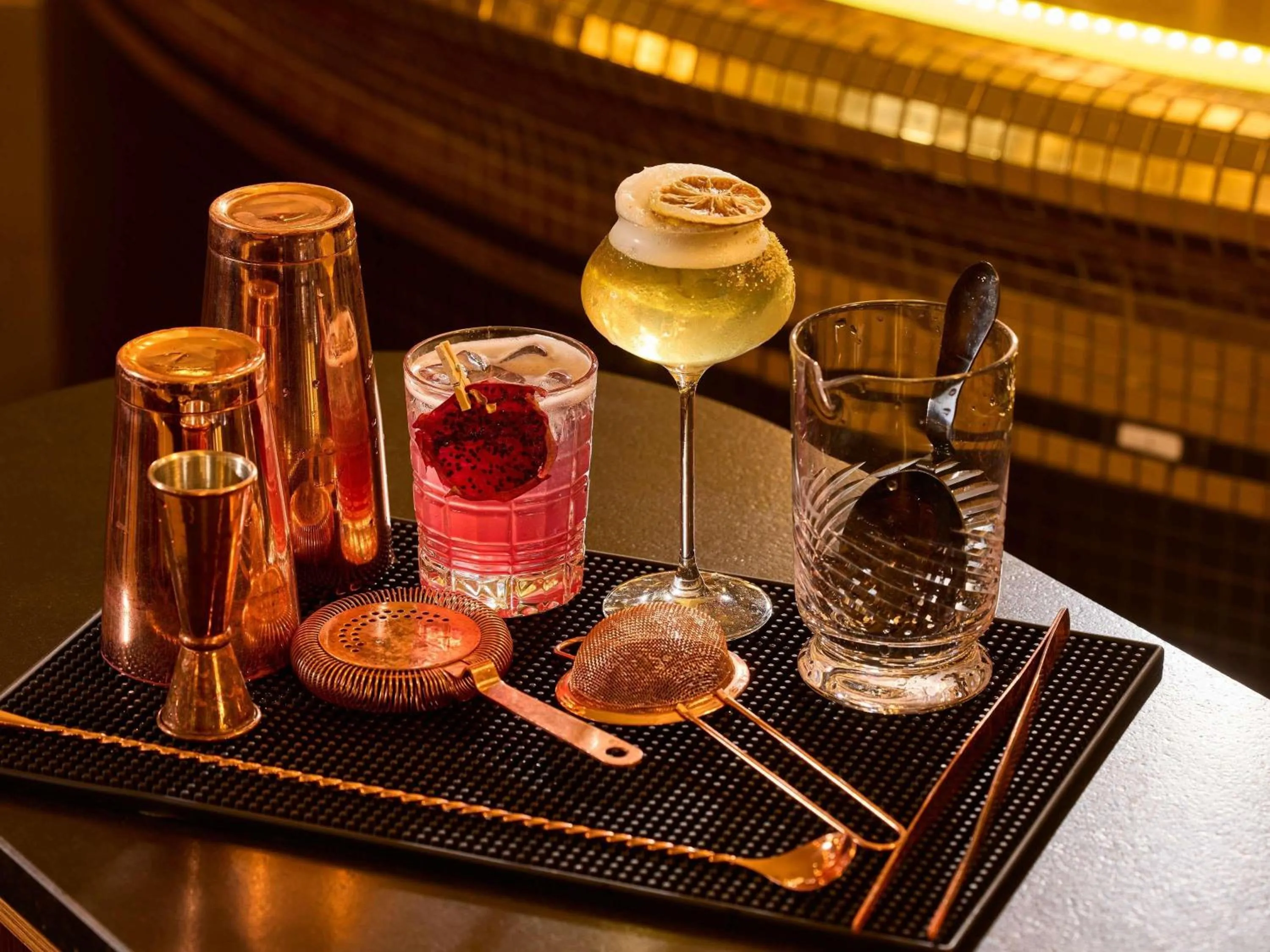 Lounge or bar in l'Echiquier Opéra Hotel Paris - MGallery Collection