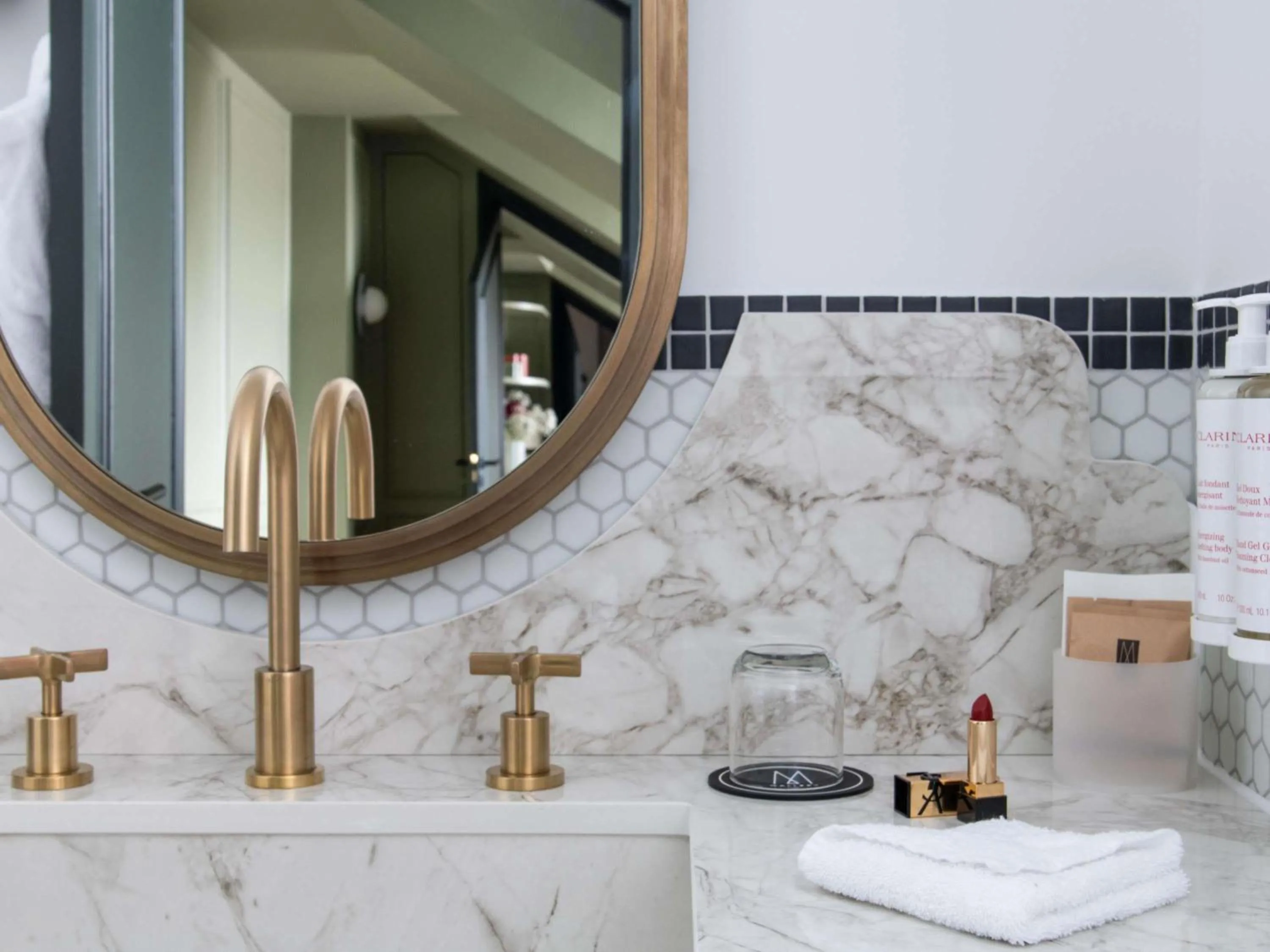 Bedroom in l'Echiquier Opéra Hotel Paris - MGallery Collection