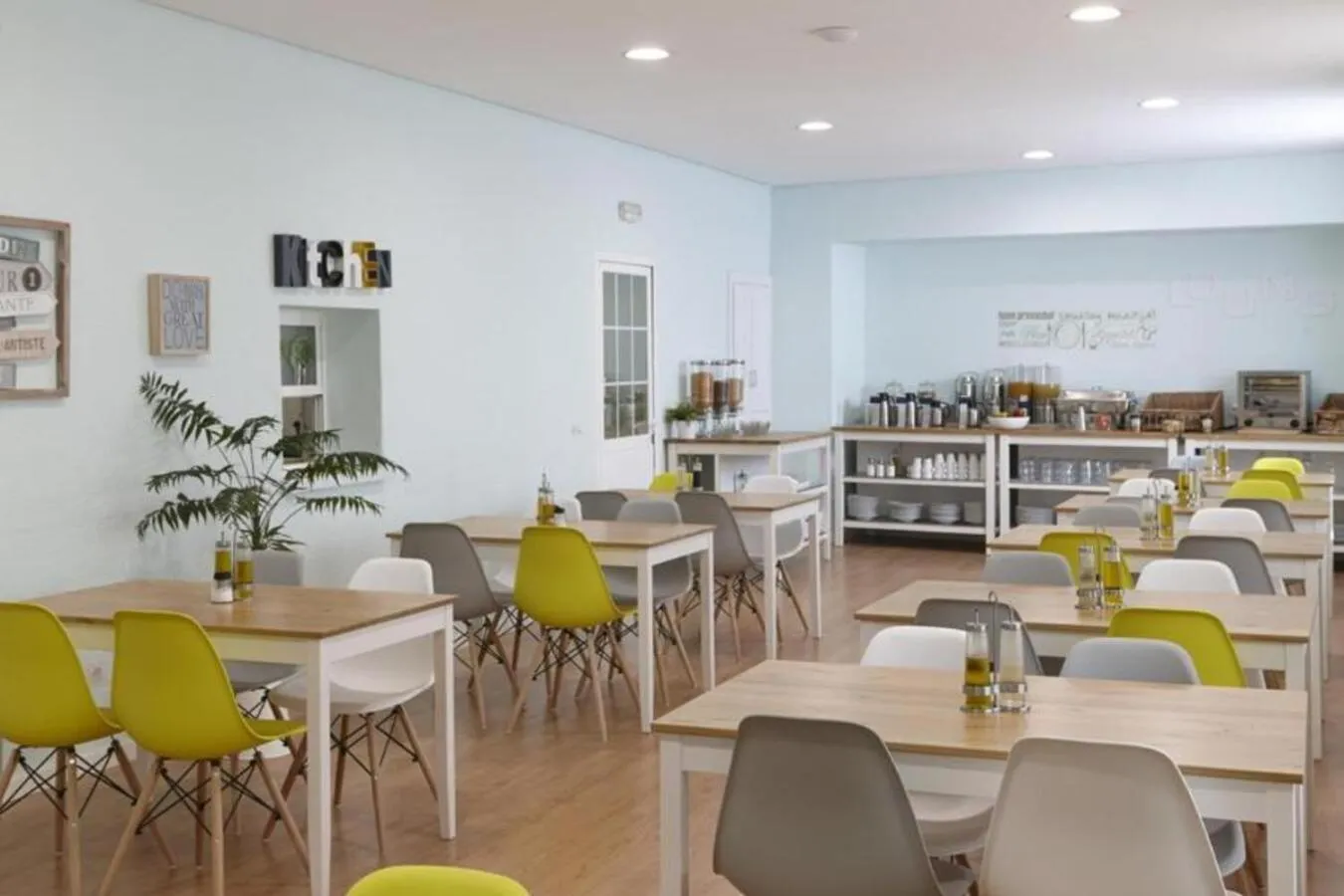 Dining area in RESIDENCIA ABAY