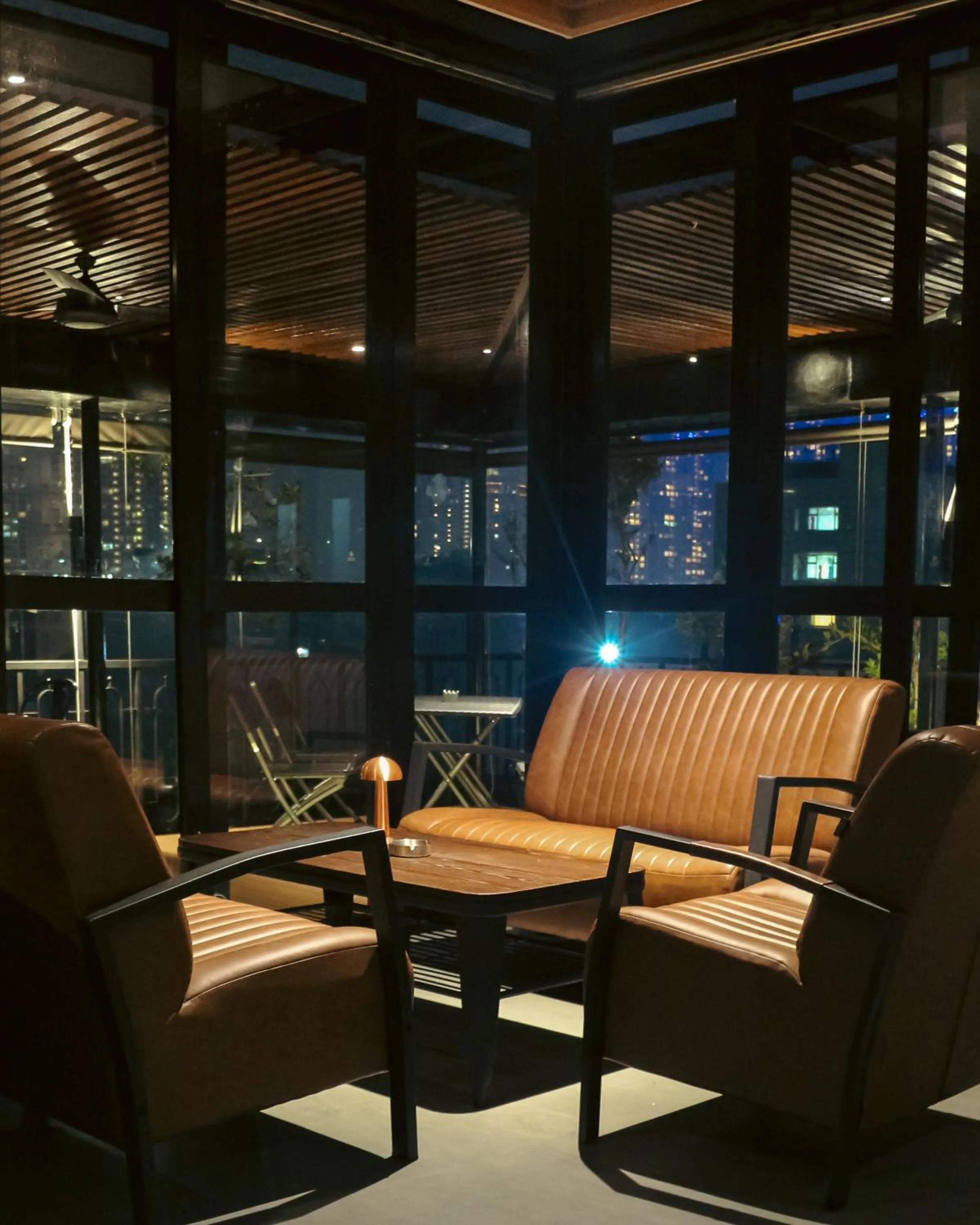 Restaurant/places to eat in Barito Mansion