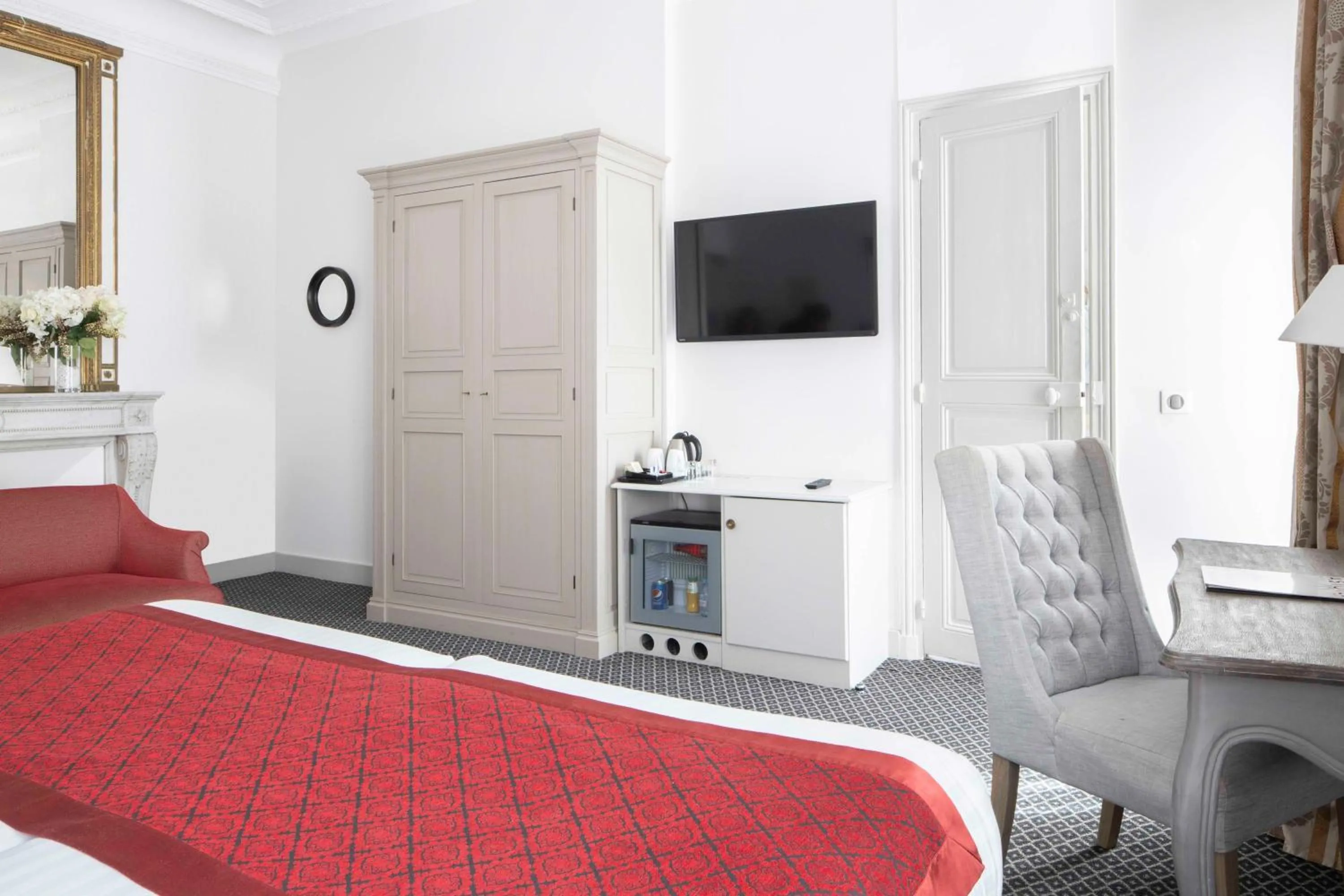 Bedroom, Bed in Bradford Elysées - Astotel