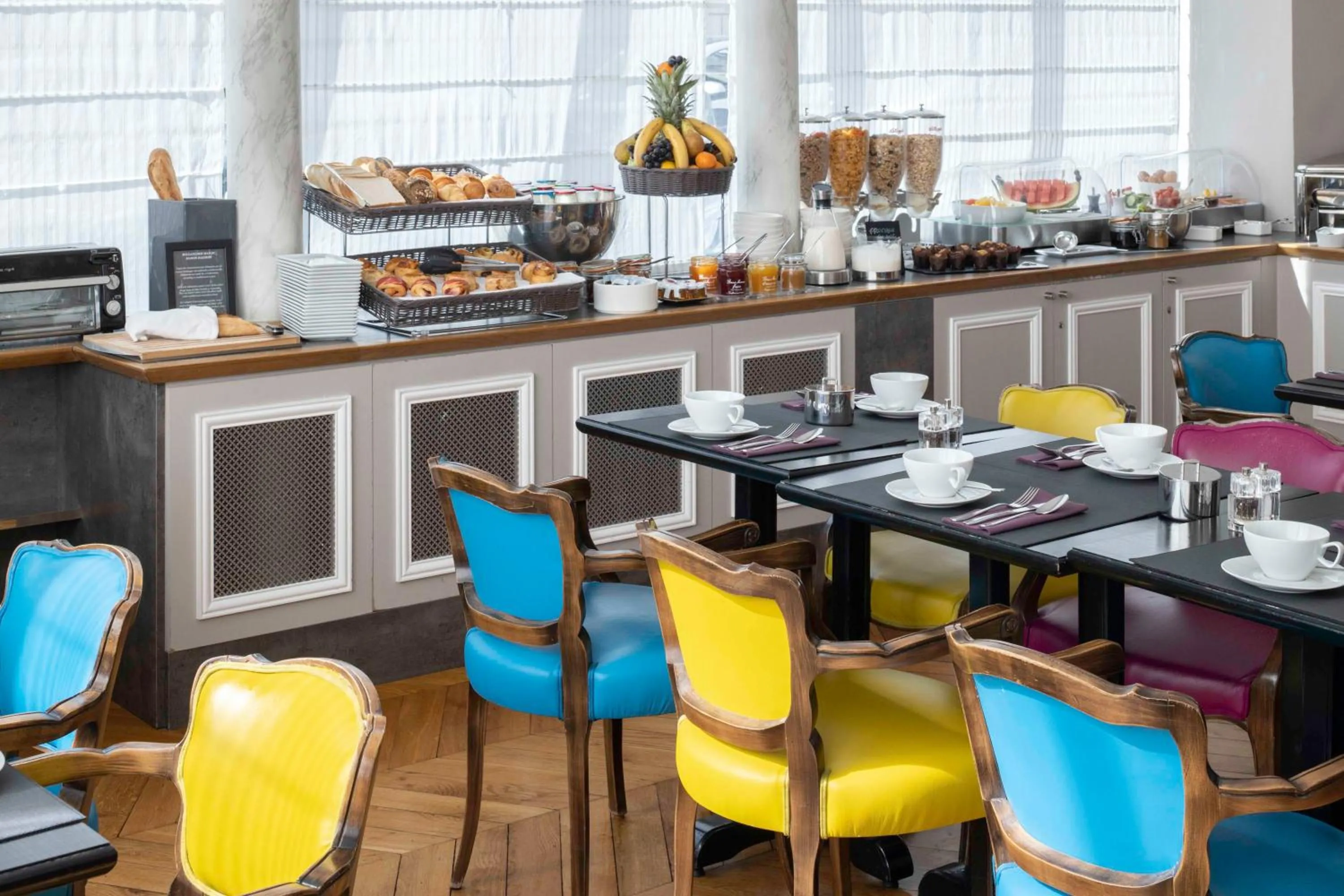 Restaurant/places to eat in Bradford Elysées - Astotel