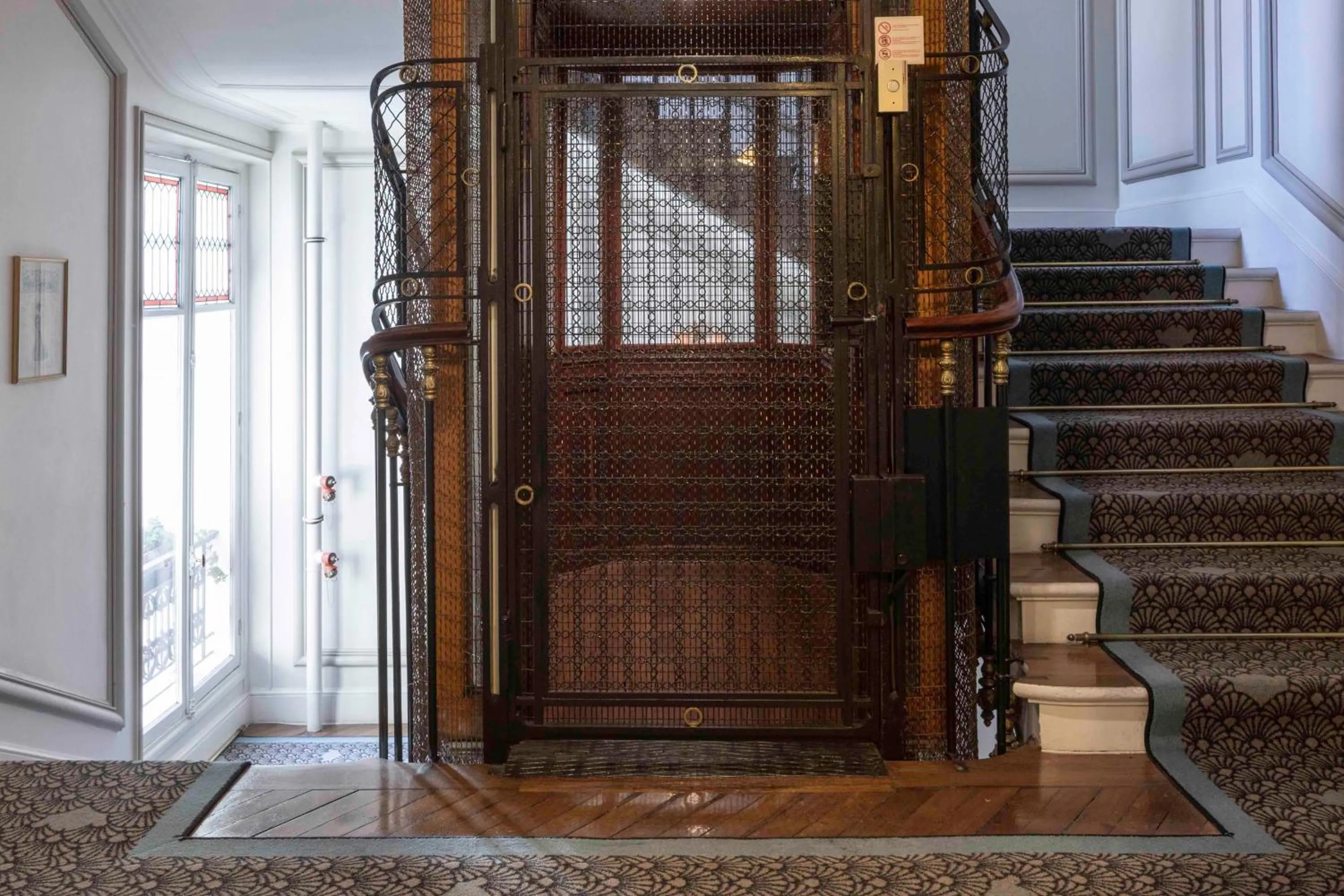 Decorative detail in Bradford Elysées - Astotel