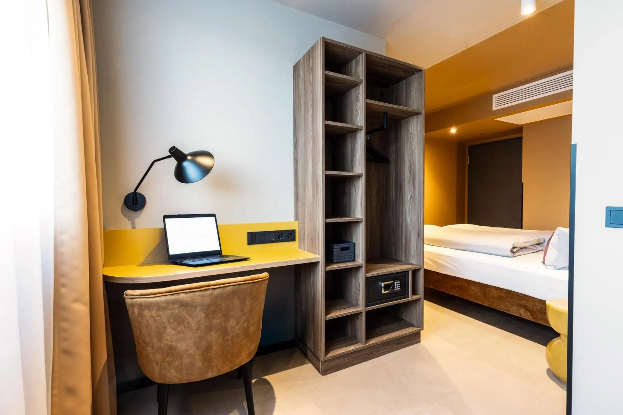 Photo of the whole room, Bed in Holiday Inn - the niu, Flux Passau by IHG