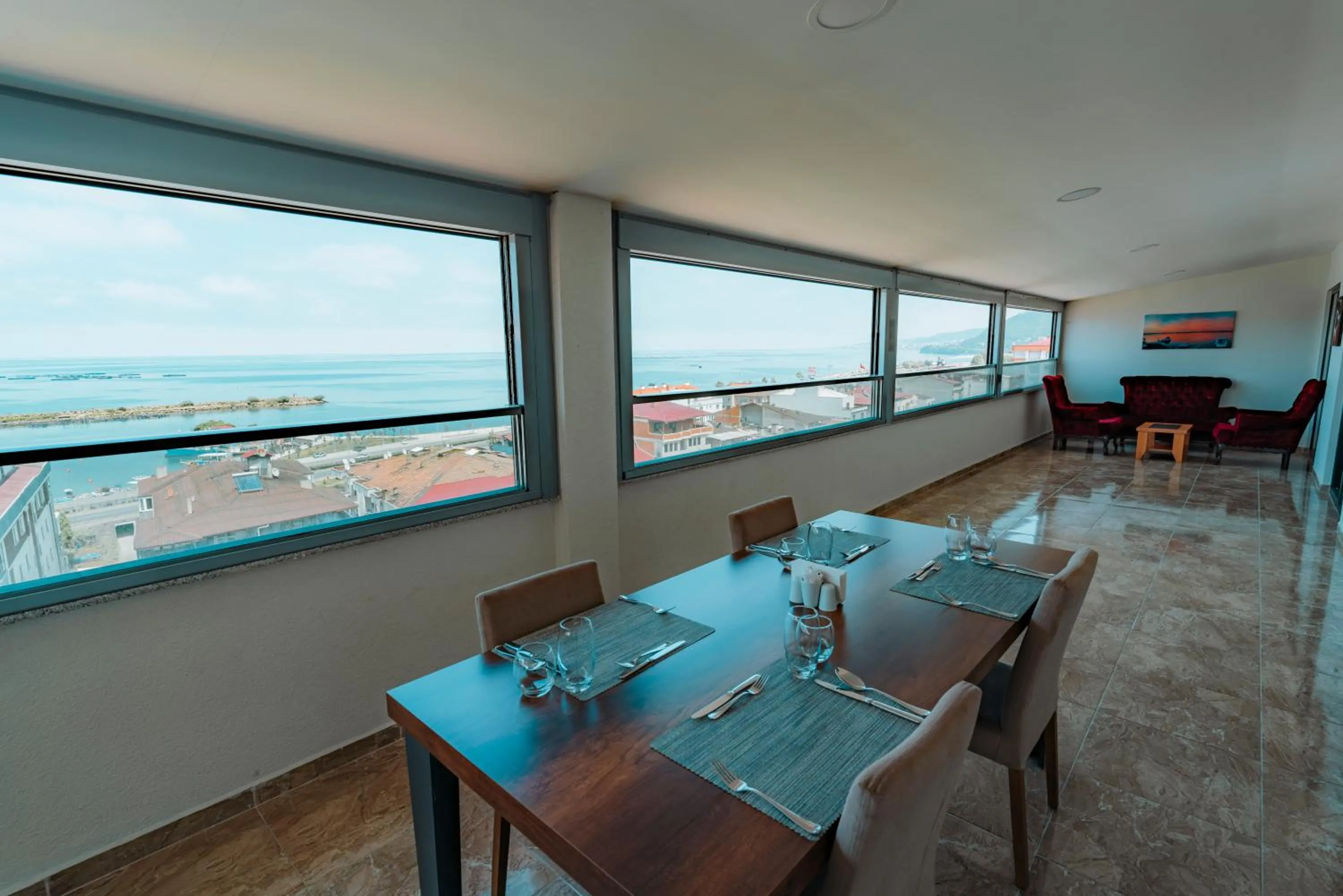 Empula Hotel & Residences