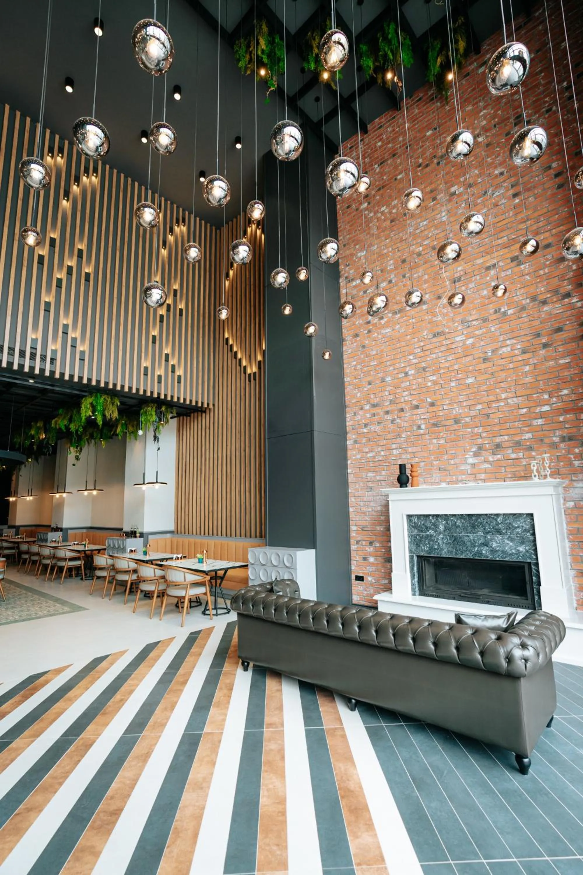 Restaurant/places to eat in Empula Hotel & Residences