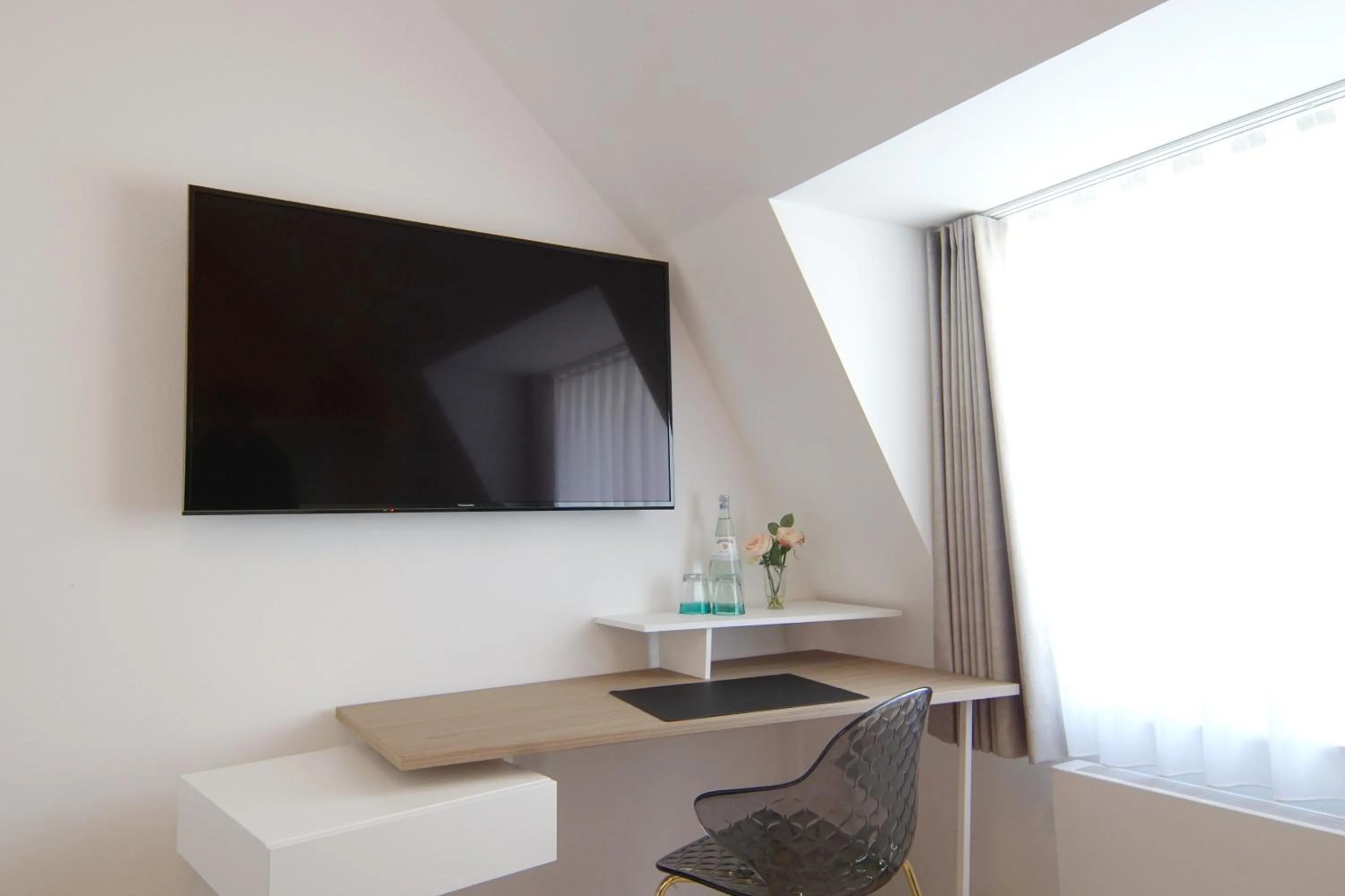 Junior Suite with Sea View in Design Hotel Sophie´s