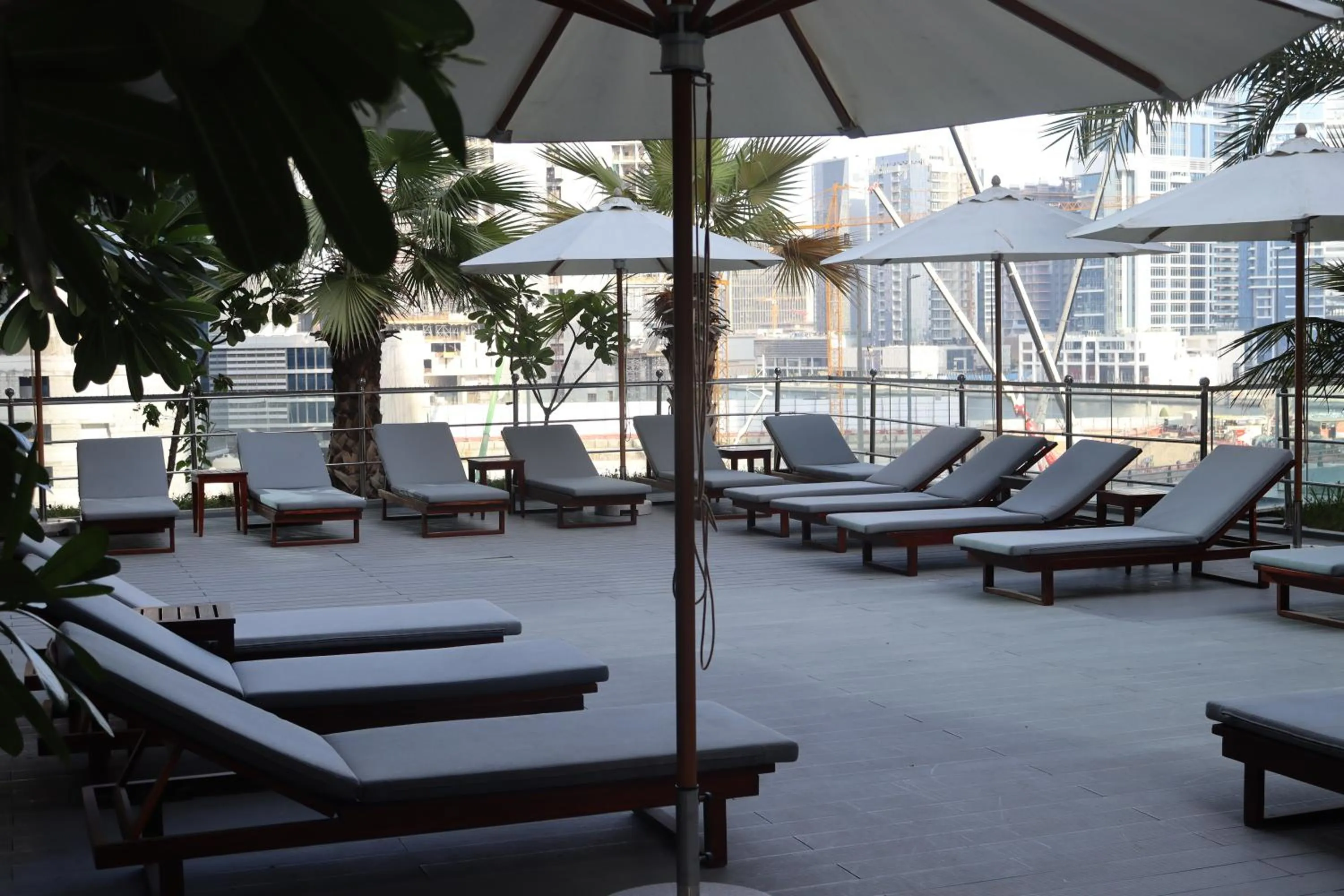 Swimming pool in Park Regis Business Bay