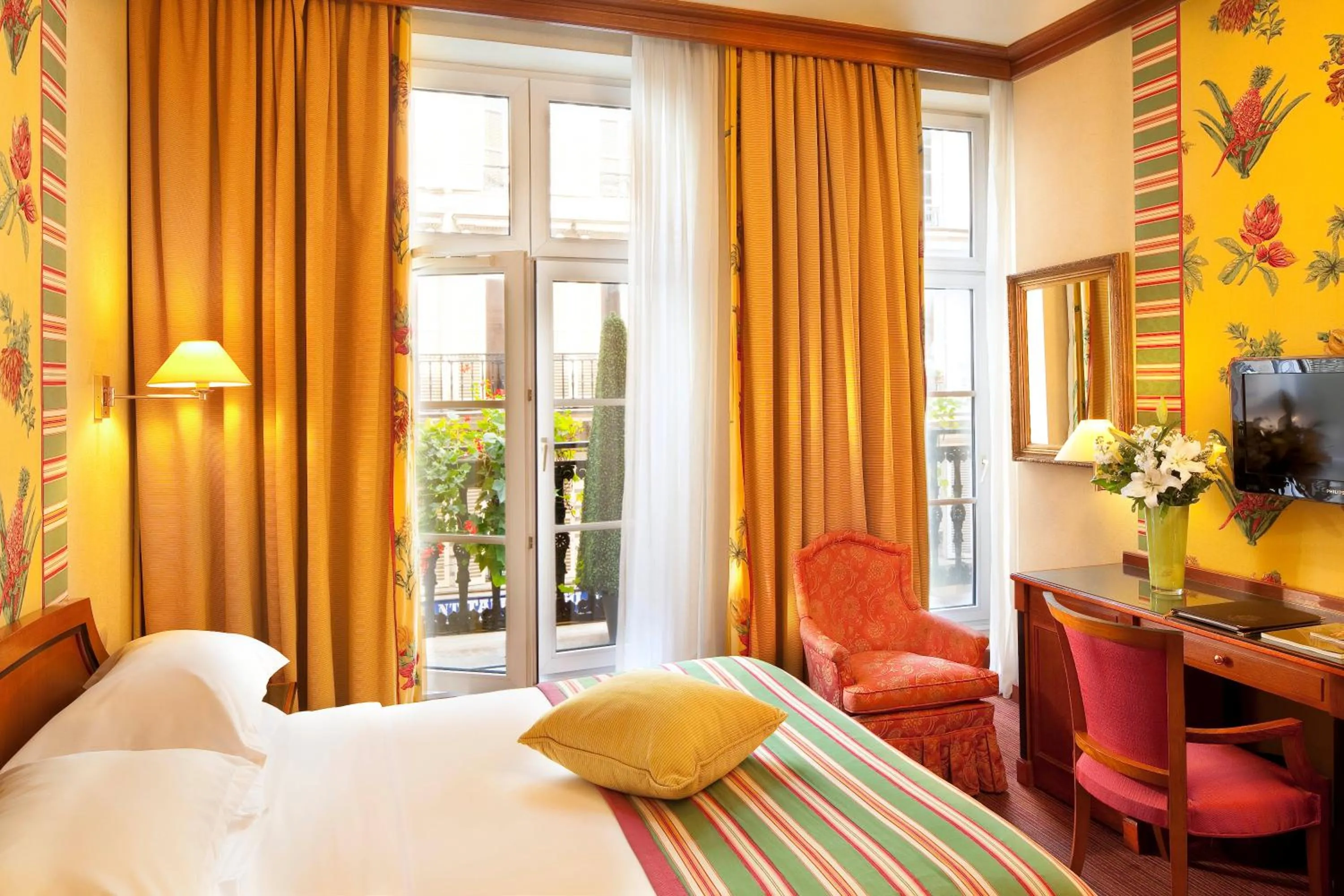 Bed in Hôtel Horset Opéra, Best Western Premier Collection