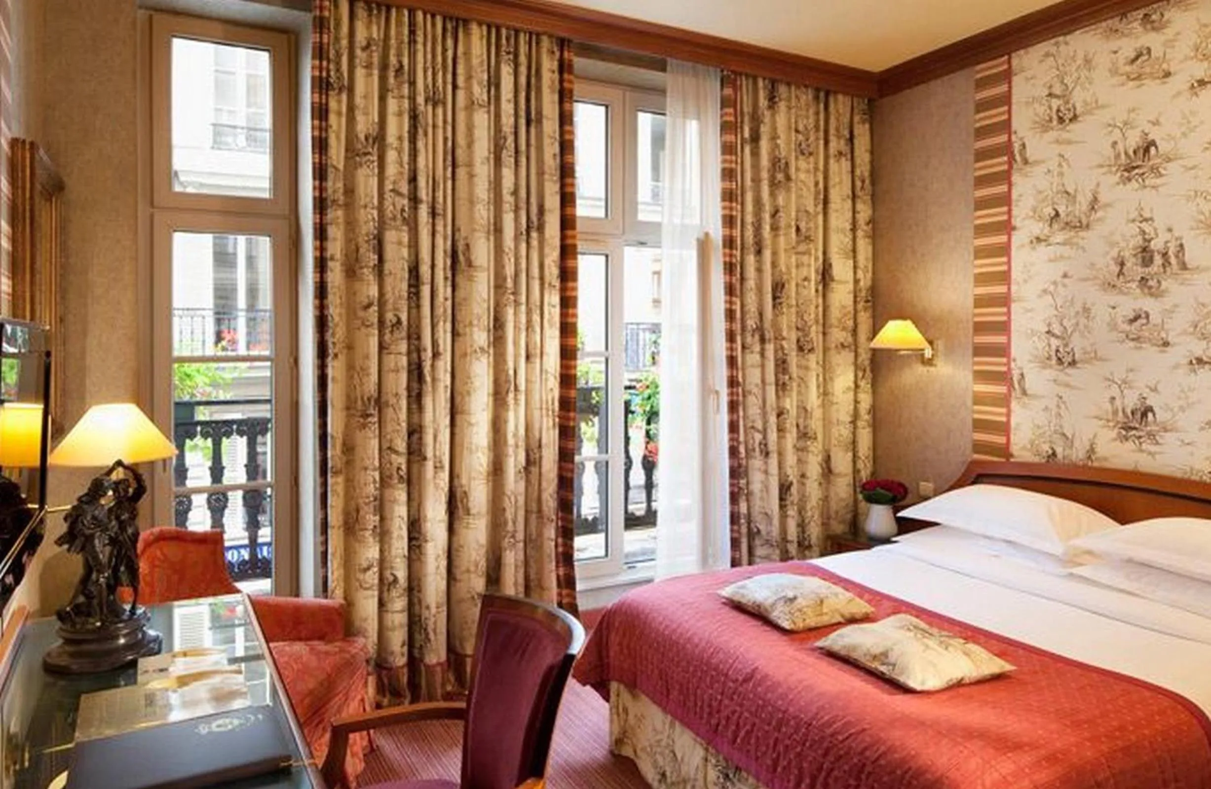 Photo of the whole room, Bed in Hôtel Horset Opéra, Best Western Premier Collection