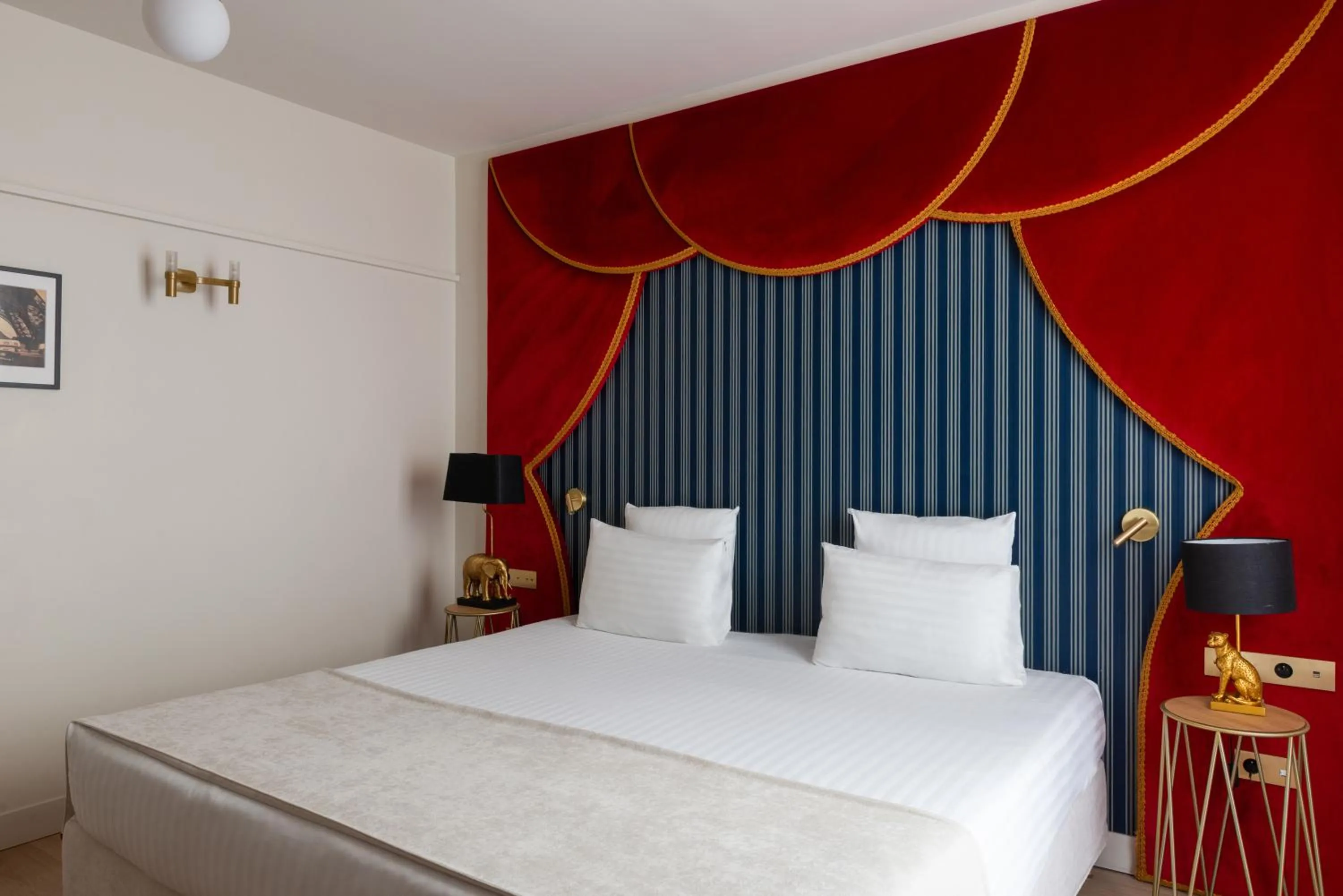 Bed in Hotel Astra Opera - Astotel