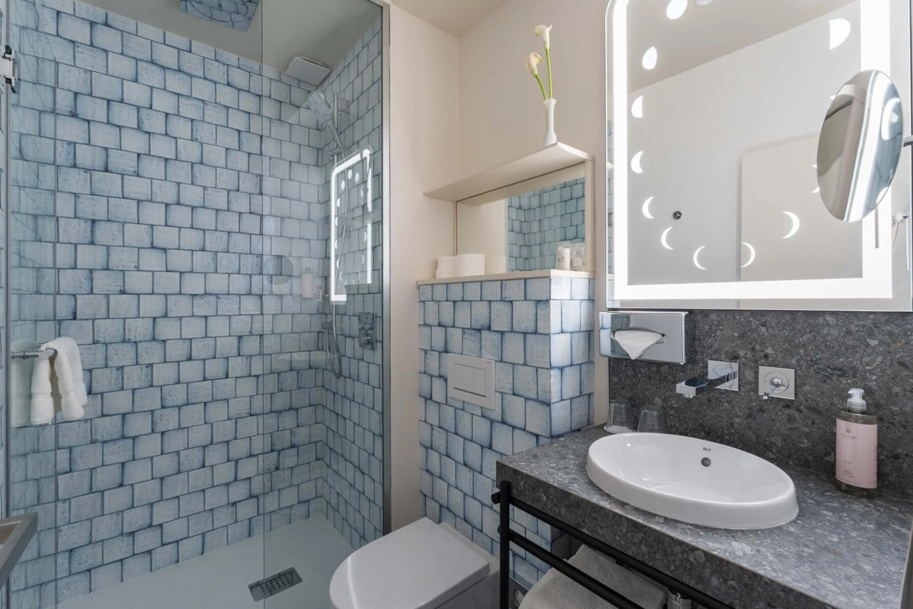 Bathroom in Hotel Astra Opera - Astotel