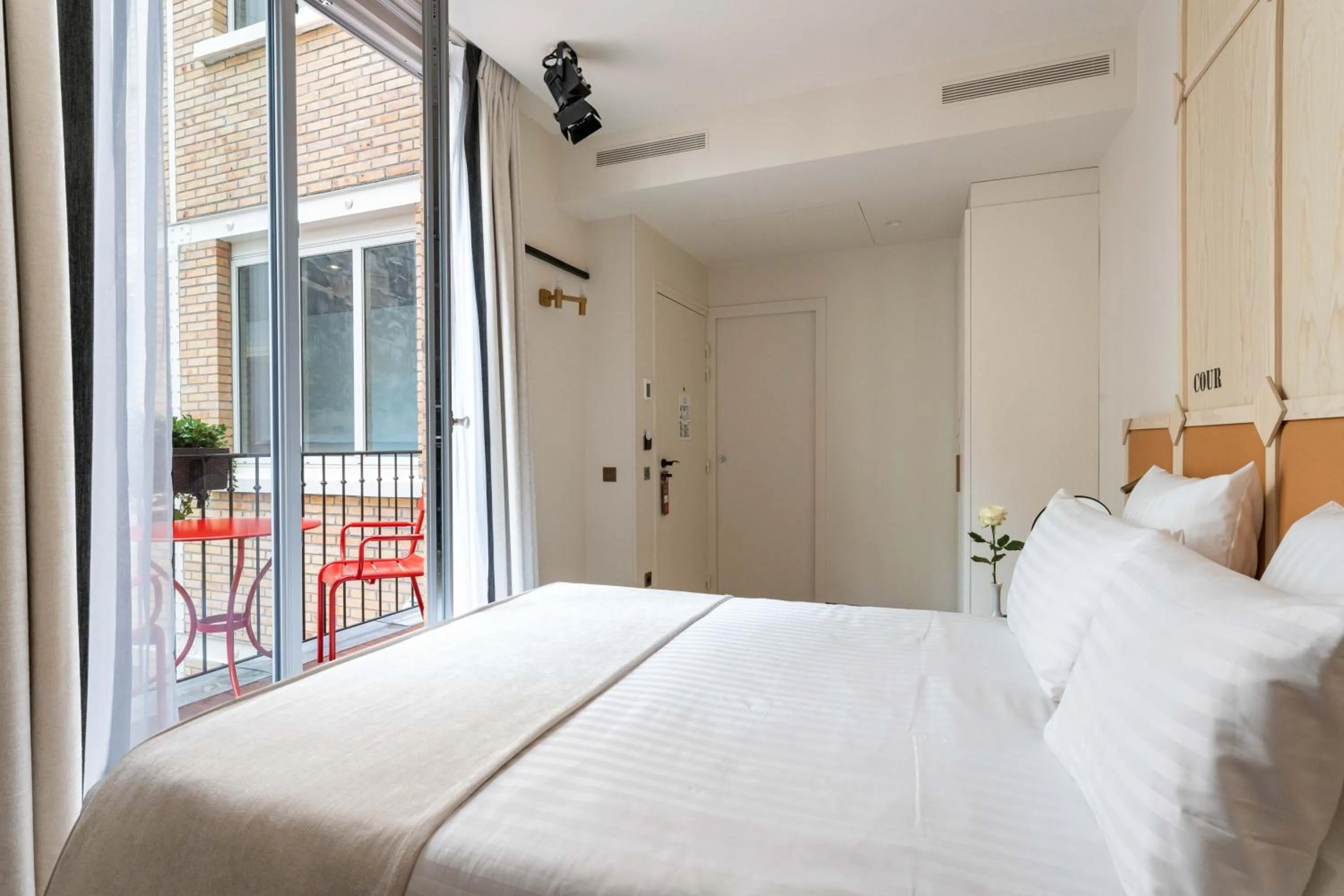 Bedroom, Bed in Hotel Astra Opera - Astotel