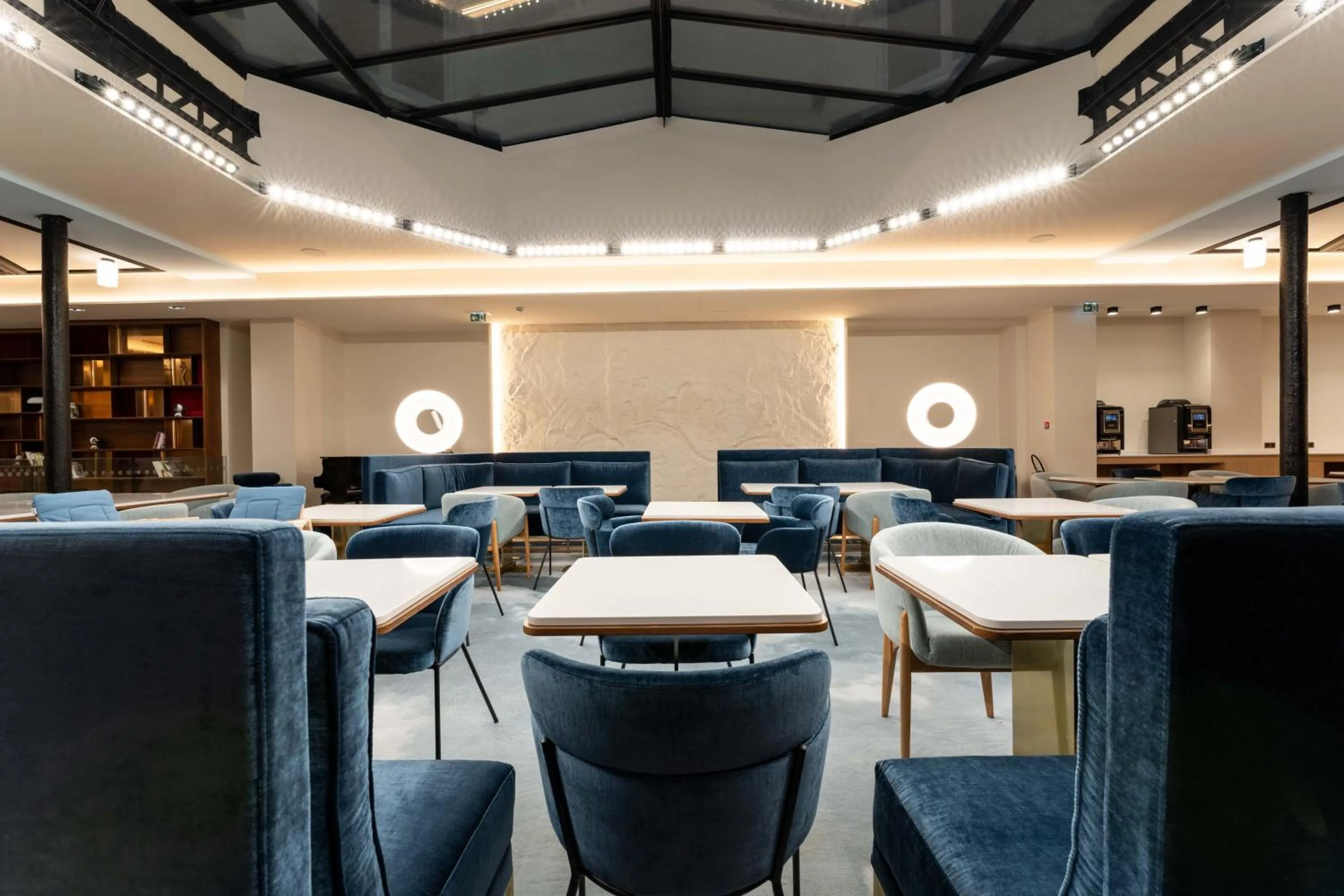 Restaurant/places to eat in Hotel Astra Opera - Astotel