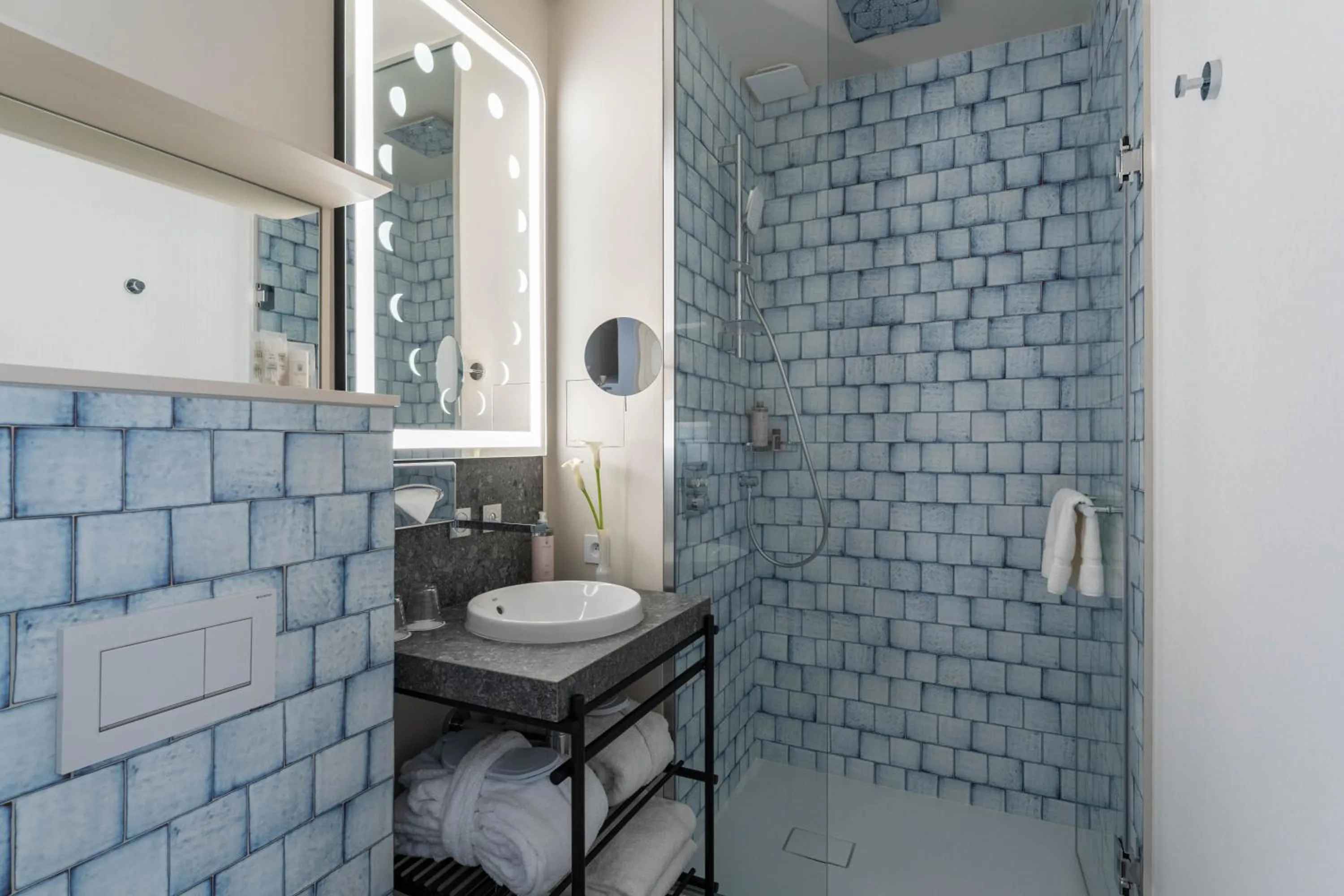 Bathroom in Hotel Astra Opera - Astotel