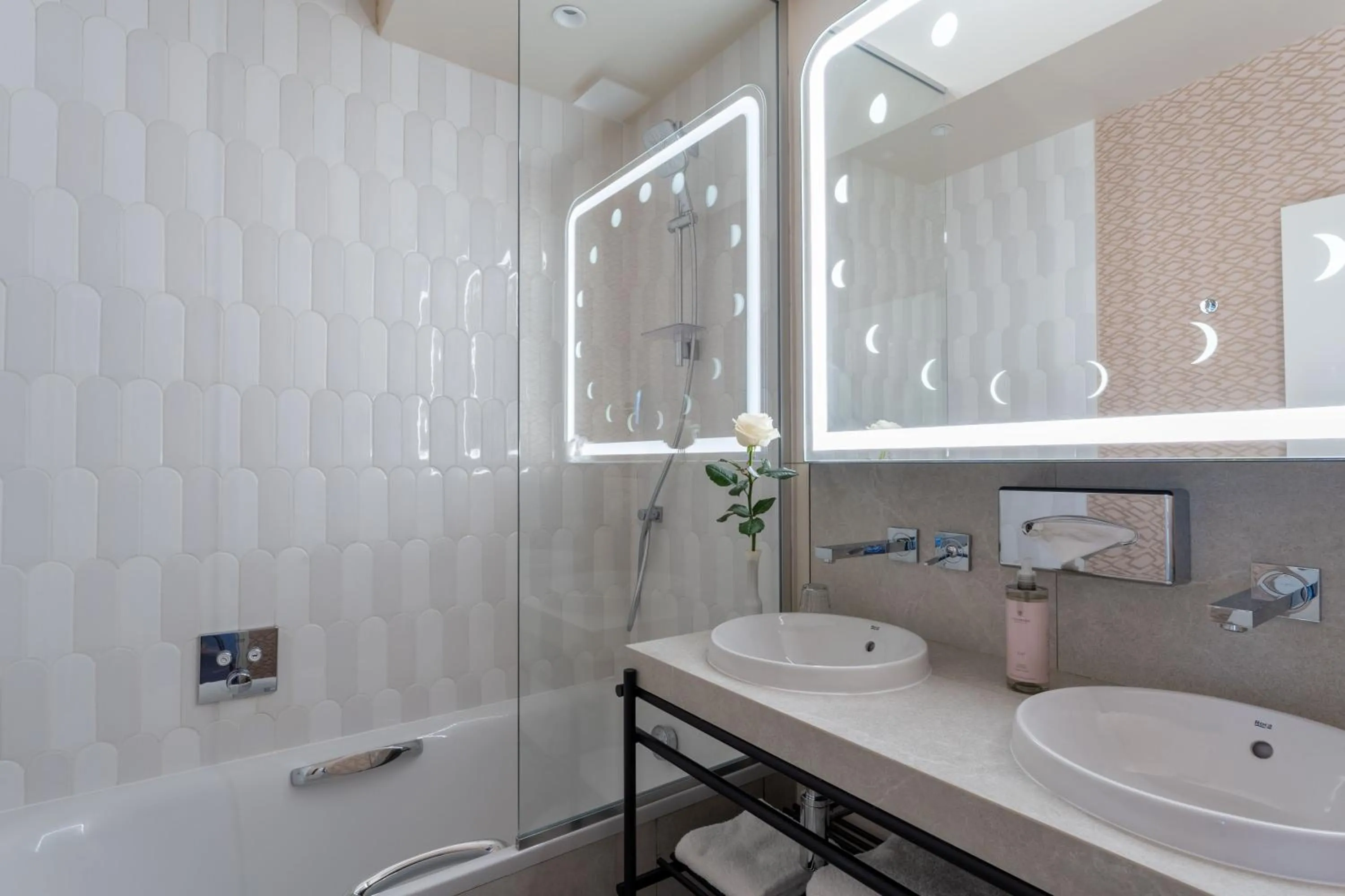 Bathroom in Hotel Astra Opera - Astotel