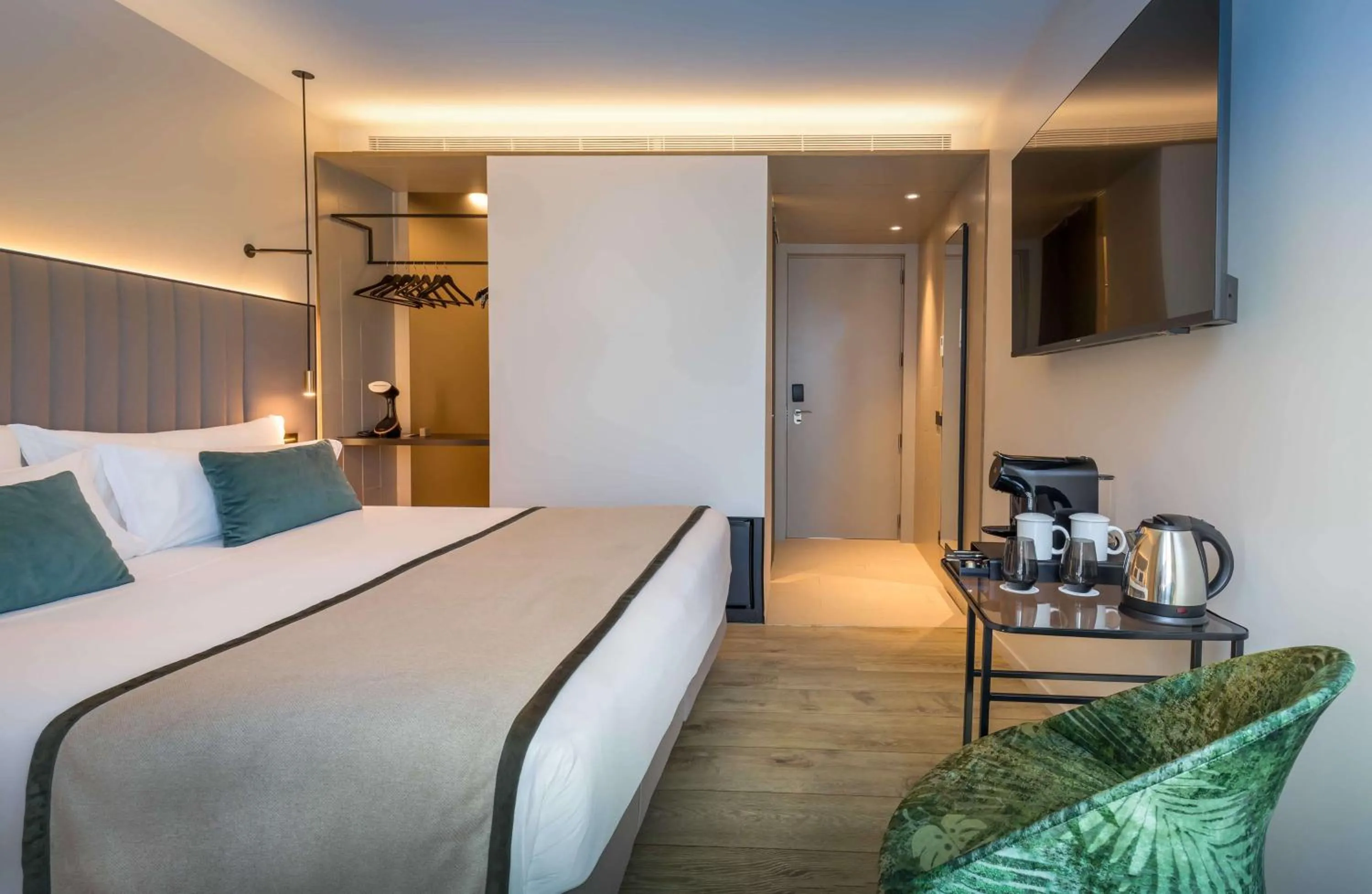 Bedroom, Bed in Occidental Barcelona 1929