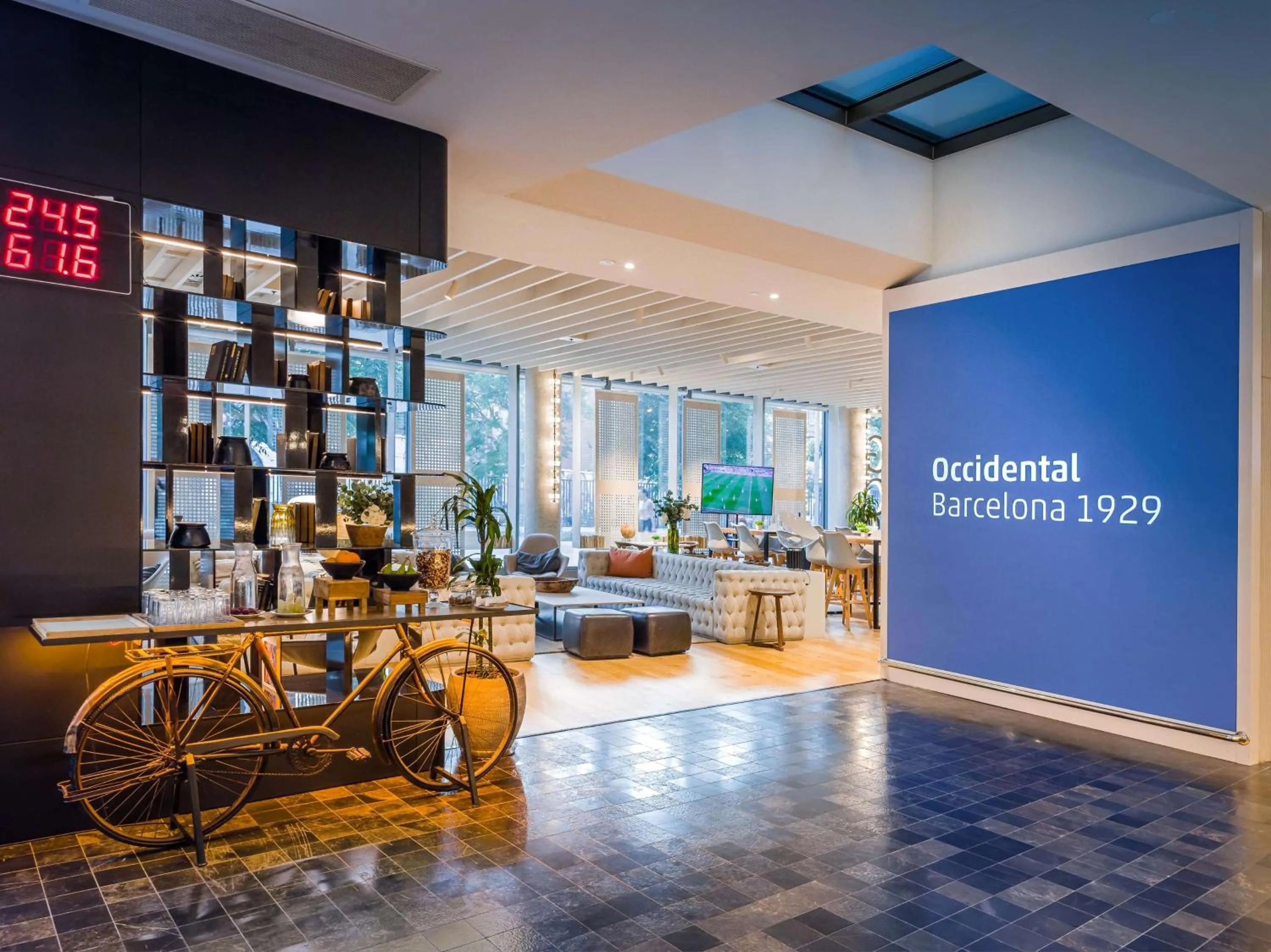 Lobby or reception in Occidental Barcelona 1929