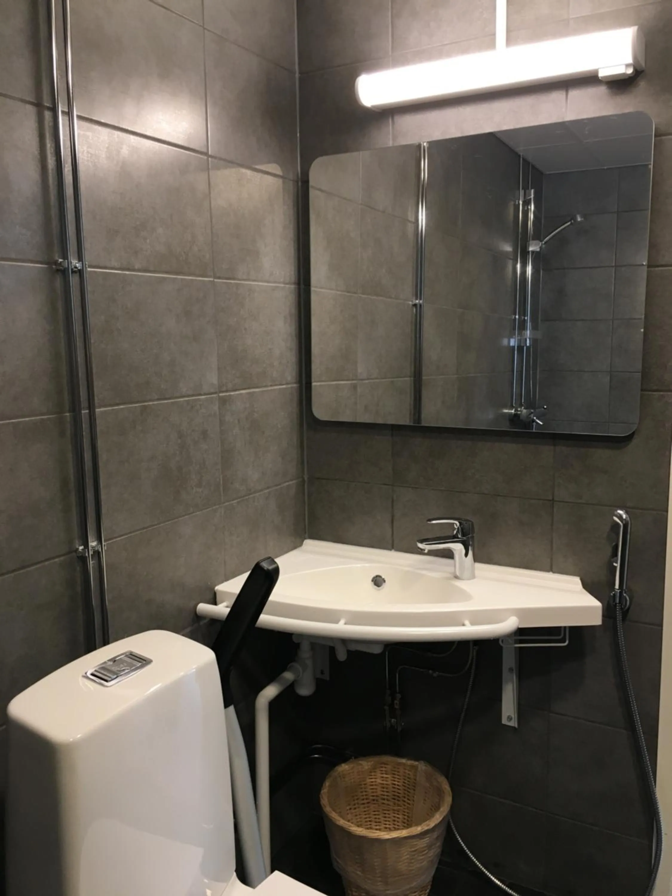 Bathroom in Hjalmar’s Hotel