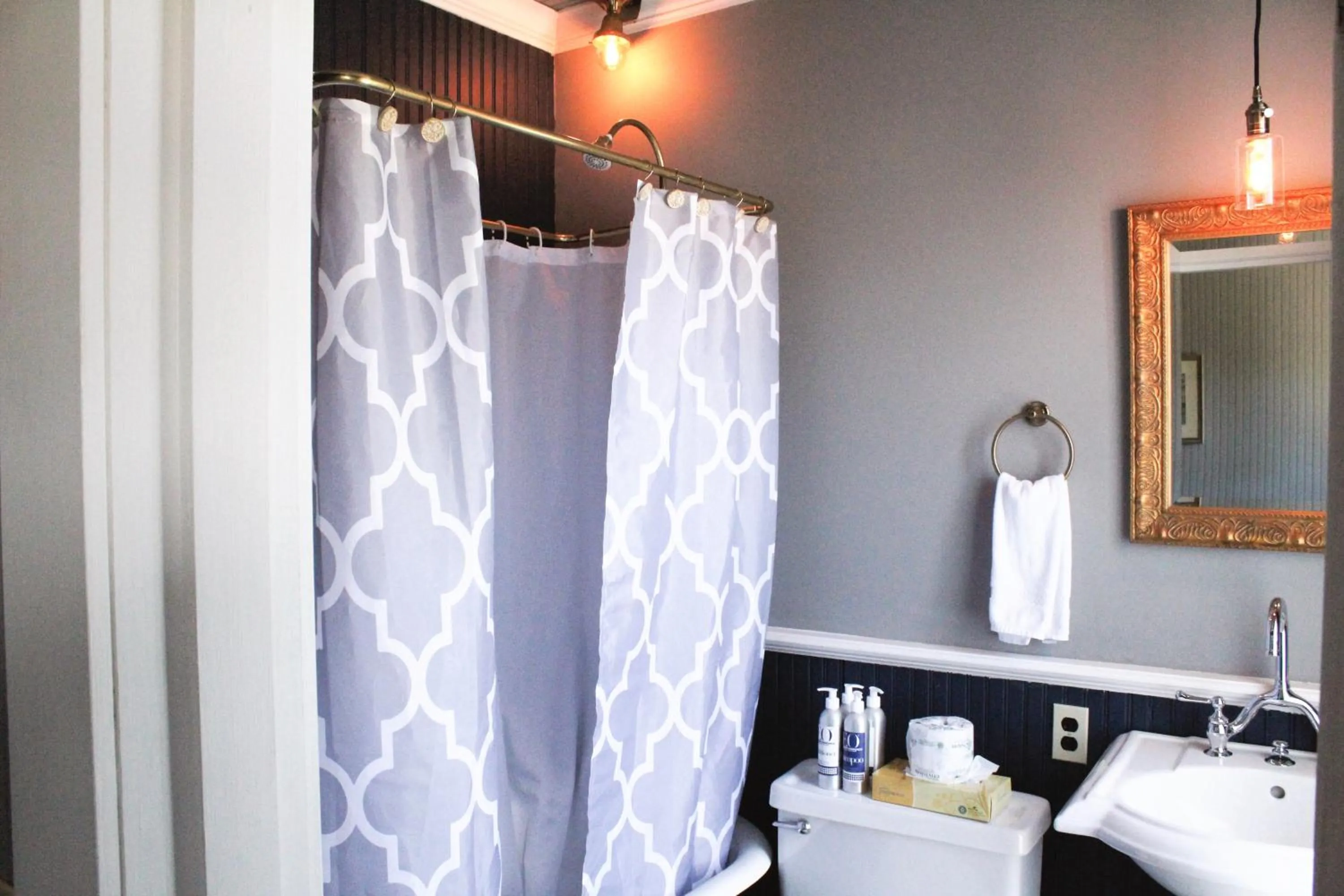 Bathroom in Shelburne Hotel