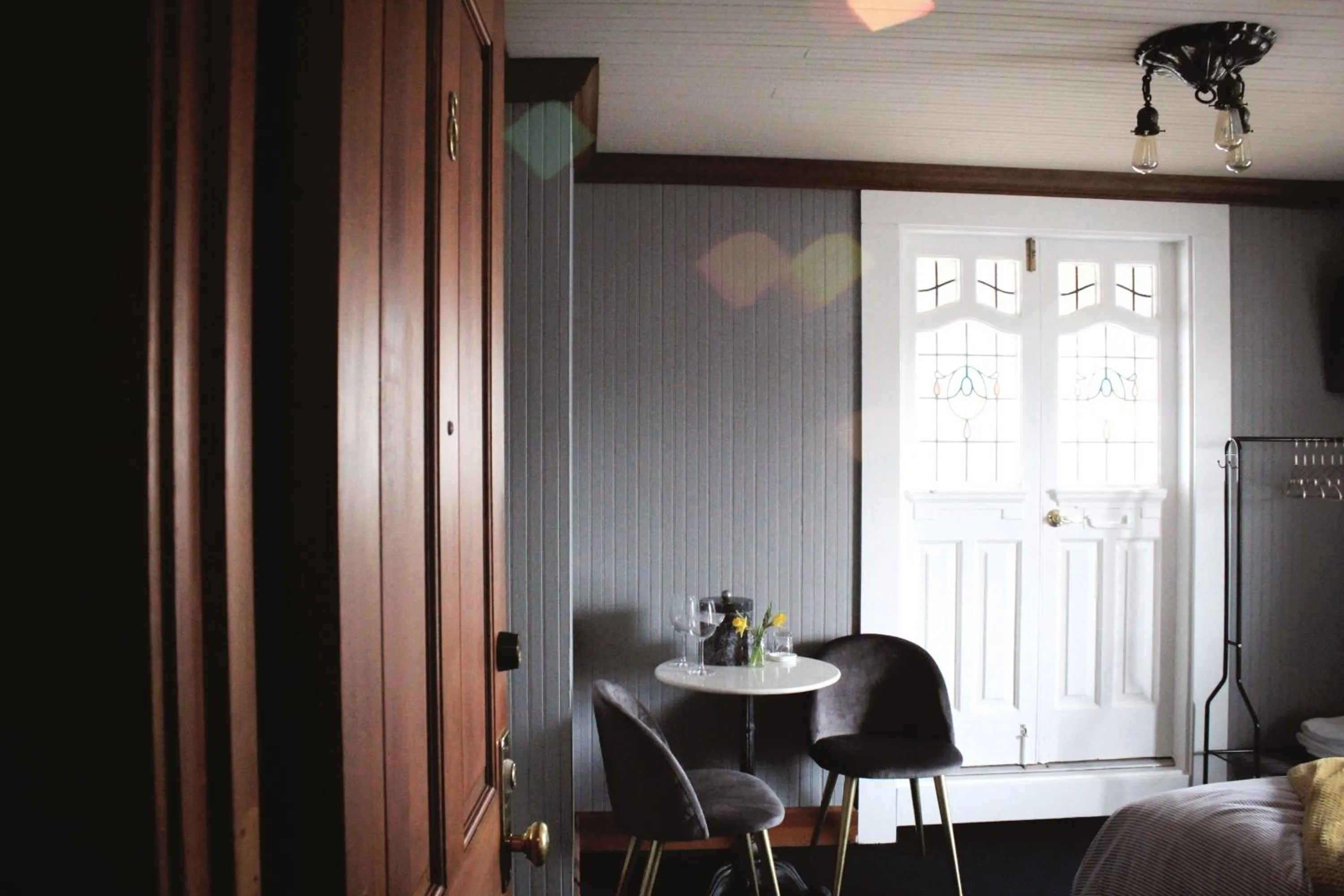 Seating area in Shelburne Hotel