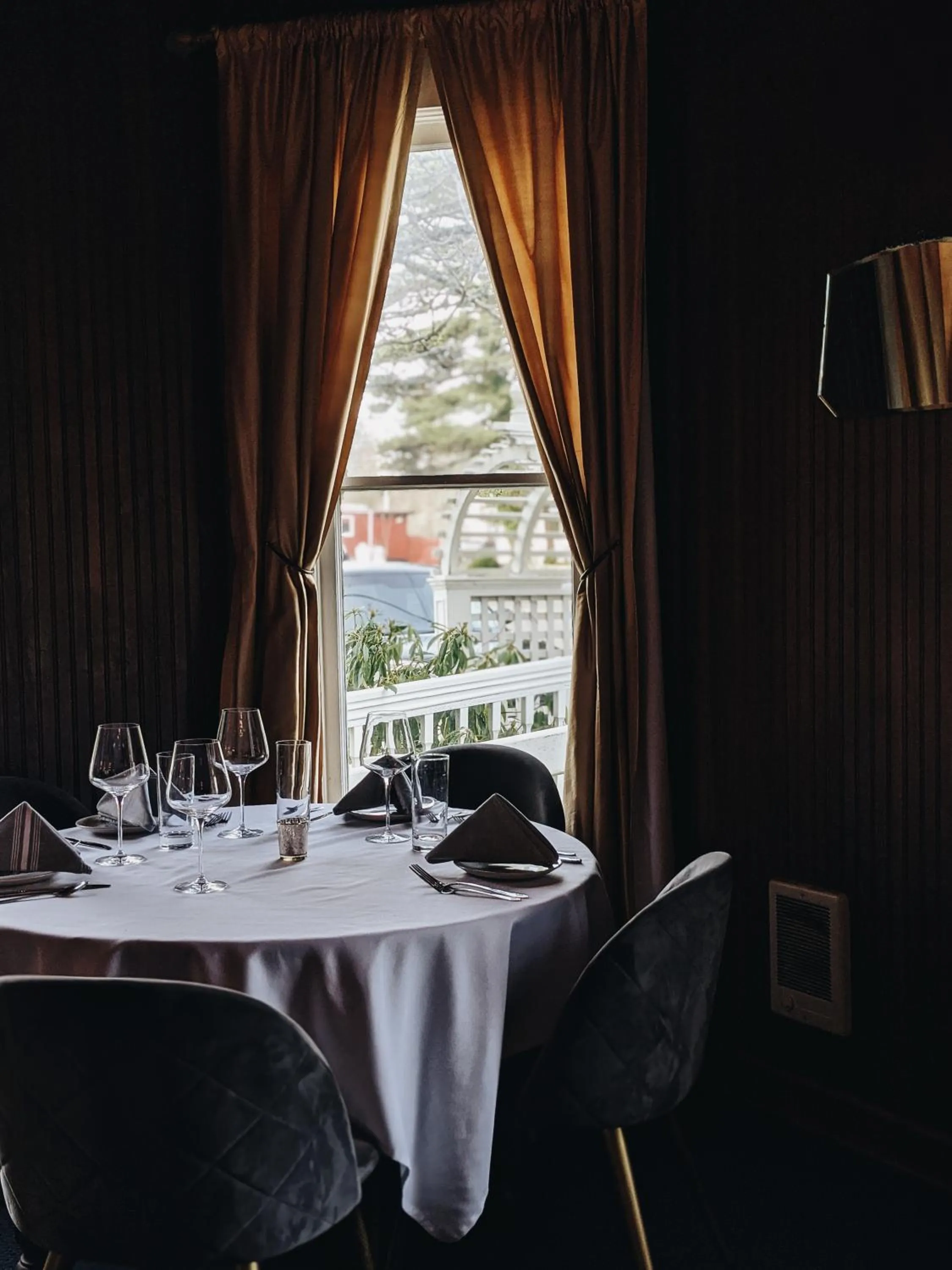 Dining area in Shelburne Hotel