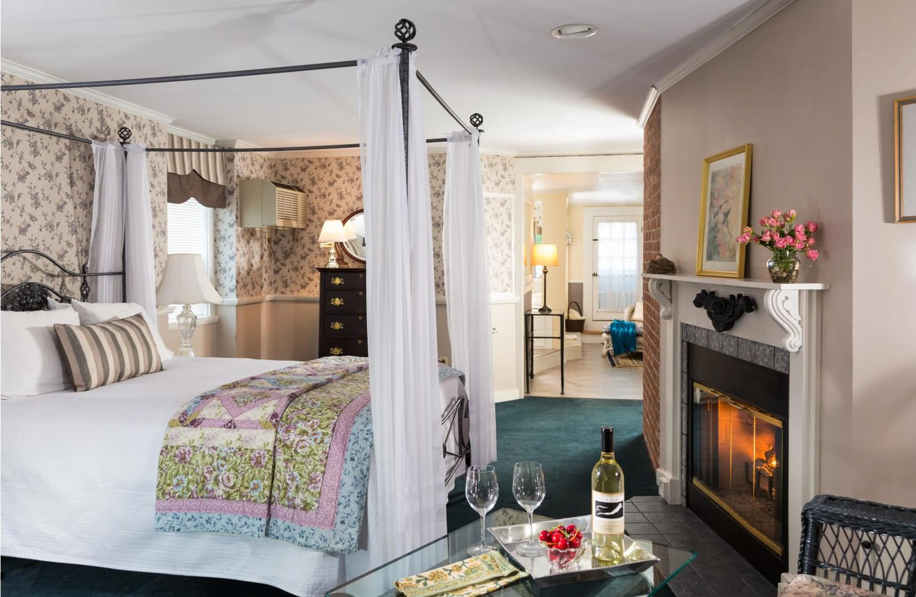 Balcony/Terrace, Bed in Rabbit Hill Inn