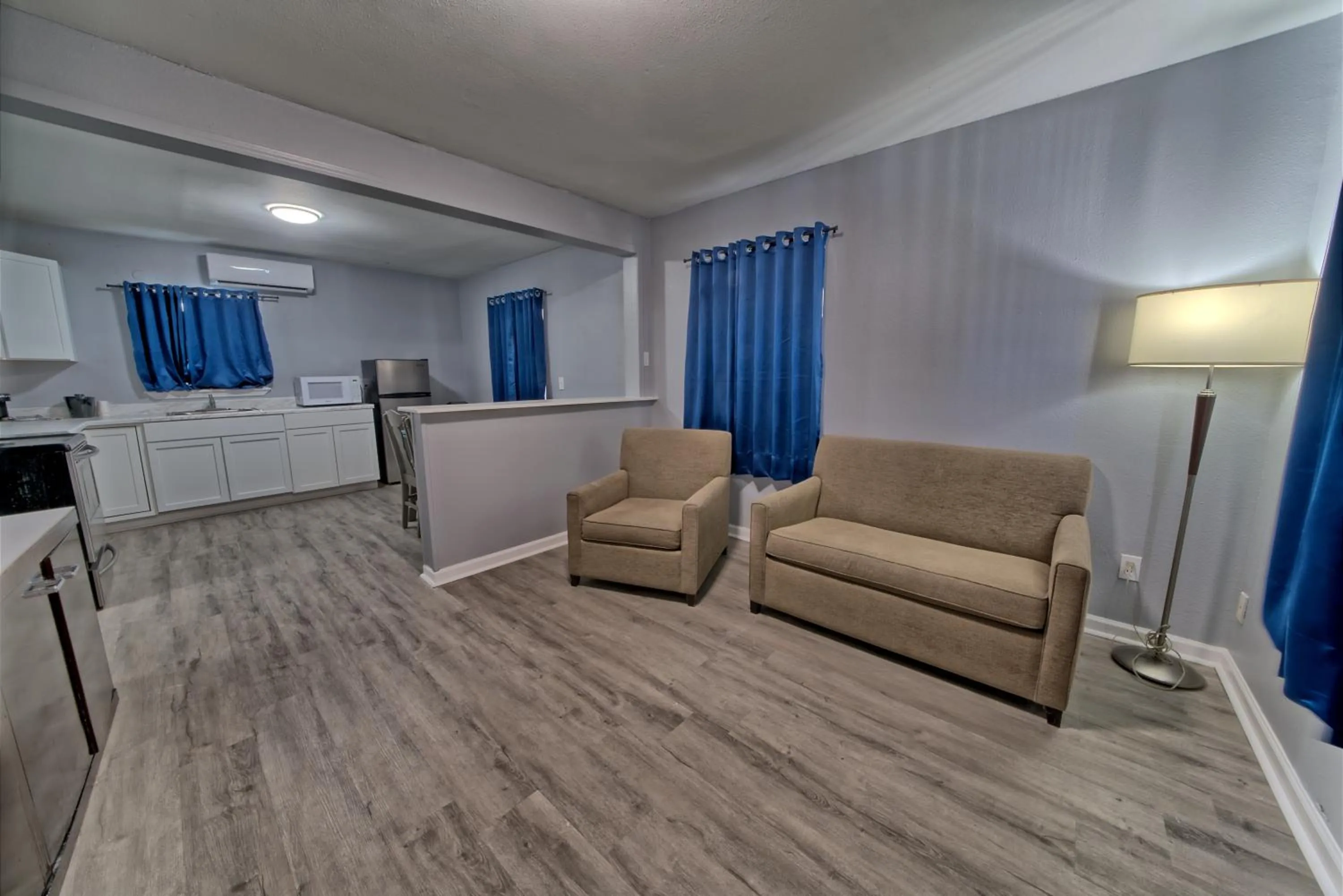 Living room in Aqua View Motel